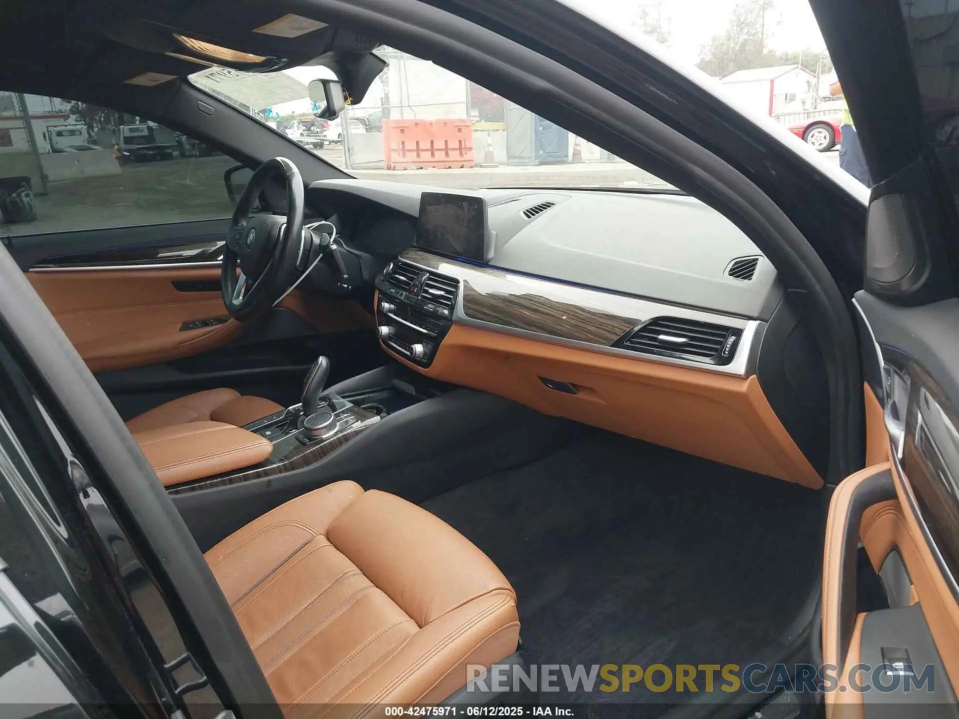 5 fotografías del automóvil dañado WBAJS3C07LWW67447 BMW 540I 2020