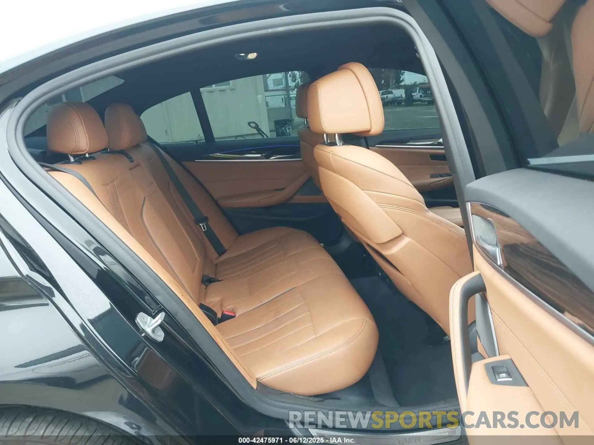 8 fotografías del automóvil dañado WBAJS3C07LWW67447 BMW 540I 2020