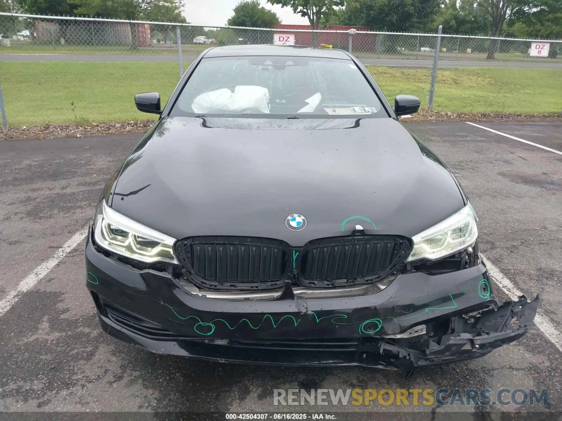 12 fotografías del automóvil dañado WBAJS3C09LCD33702 BMW 540I 2020