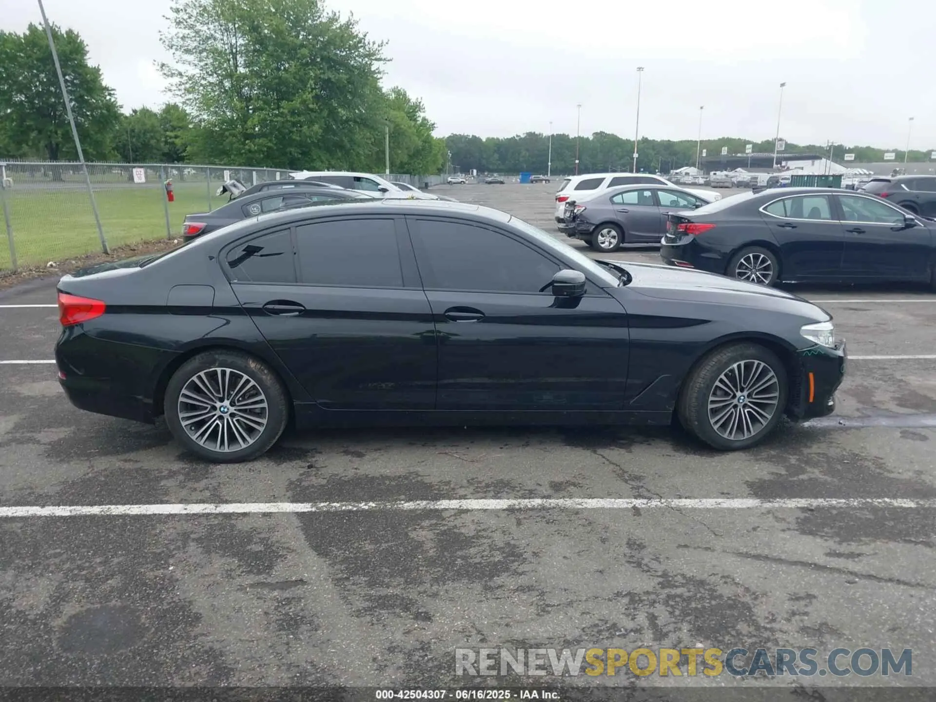 13 fotografías del automóvil dañado WBAJS3C09LCD33702 BMW 540I 2020