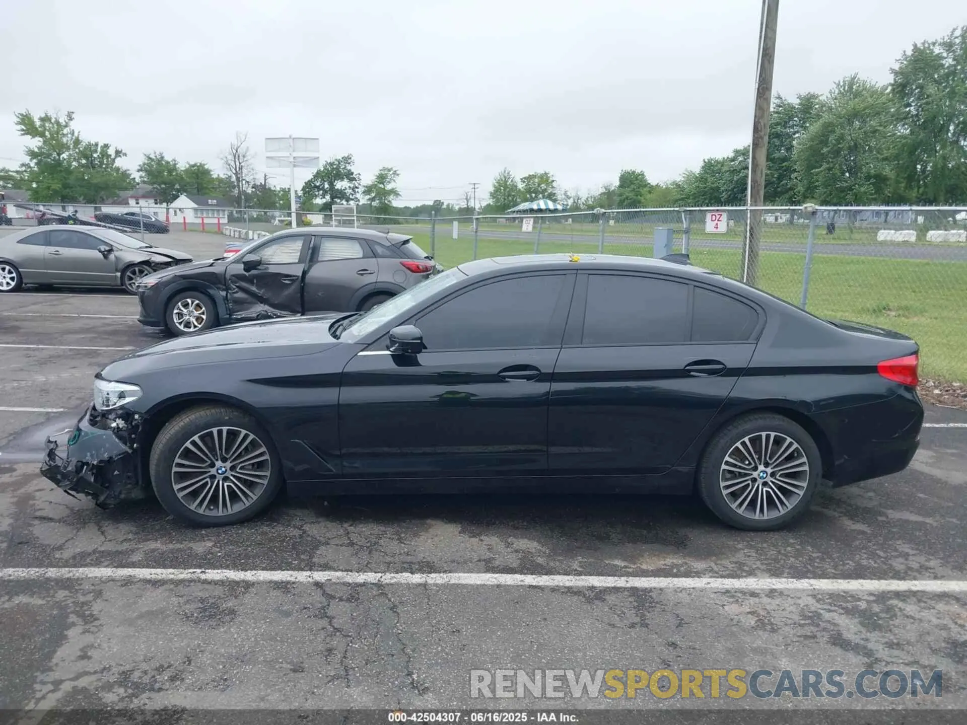 14 fotografías del automóvil dañado WBAJS3C09LCD33702 BMW 540I 2020