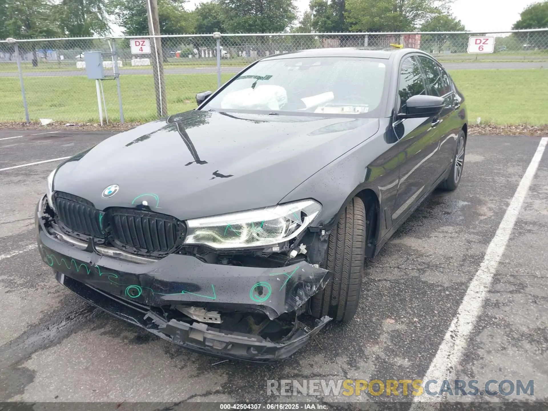 2 fotografías del automóvil dañado WBAJS3C09LCD33702 BMW 540I 2020