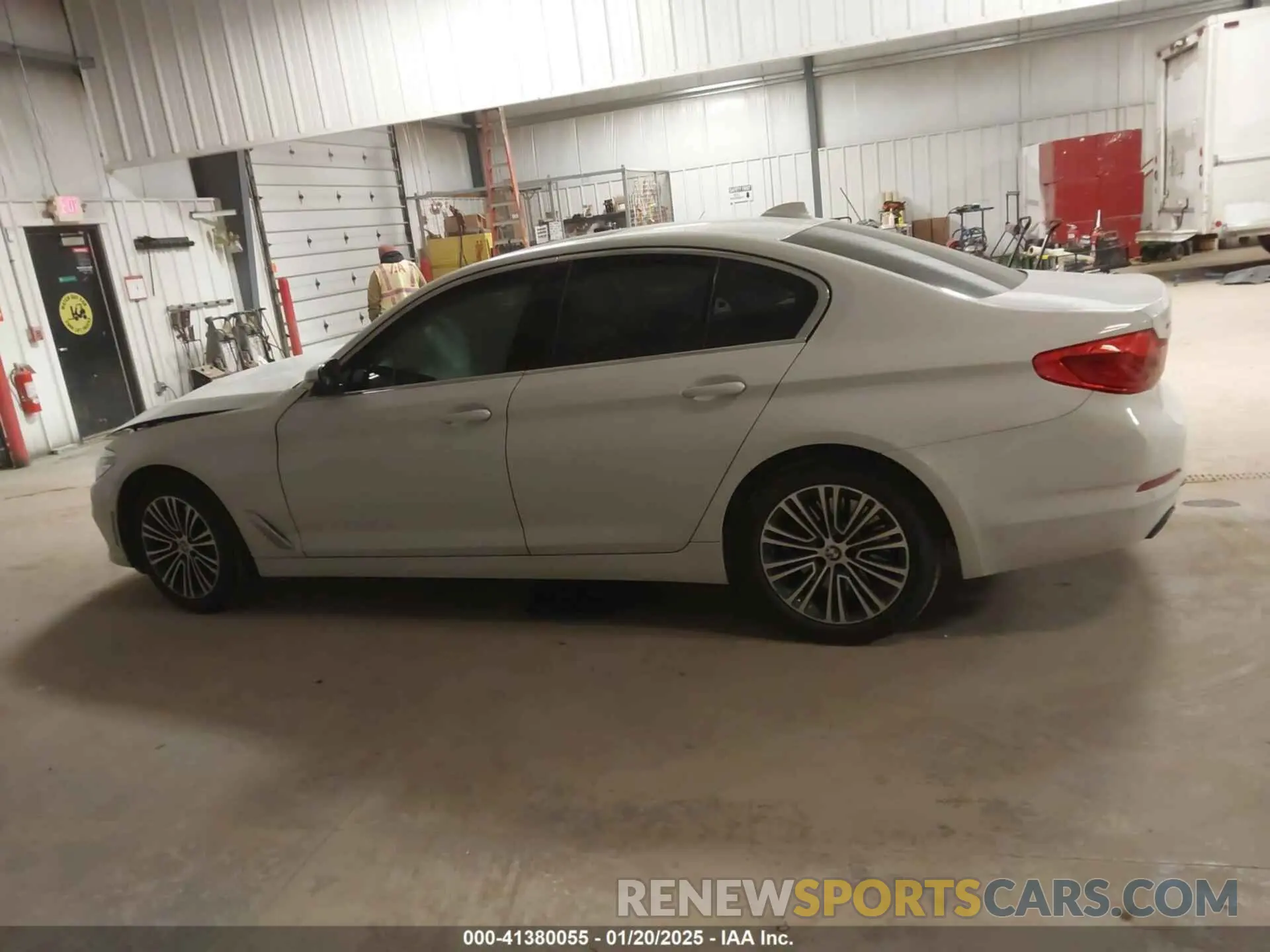 13 fotografías del automóvil dañado WBAJS3C0XLWW78586 BMW 540I 2020