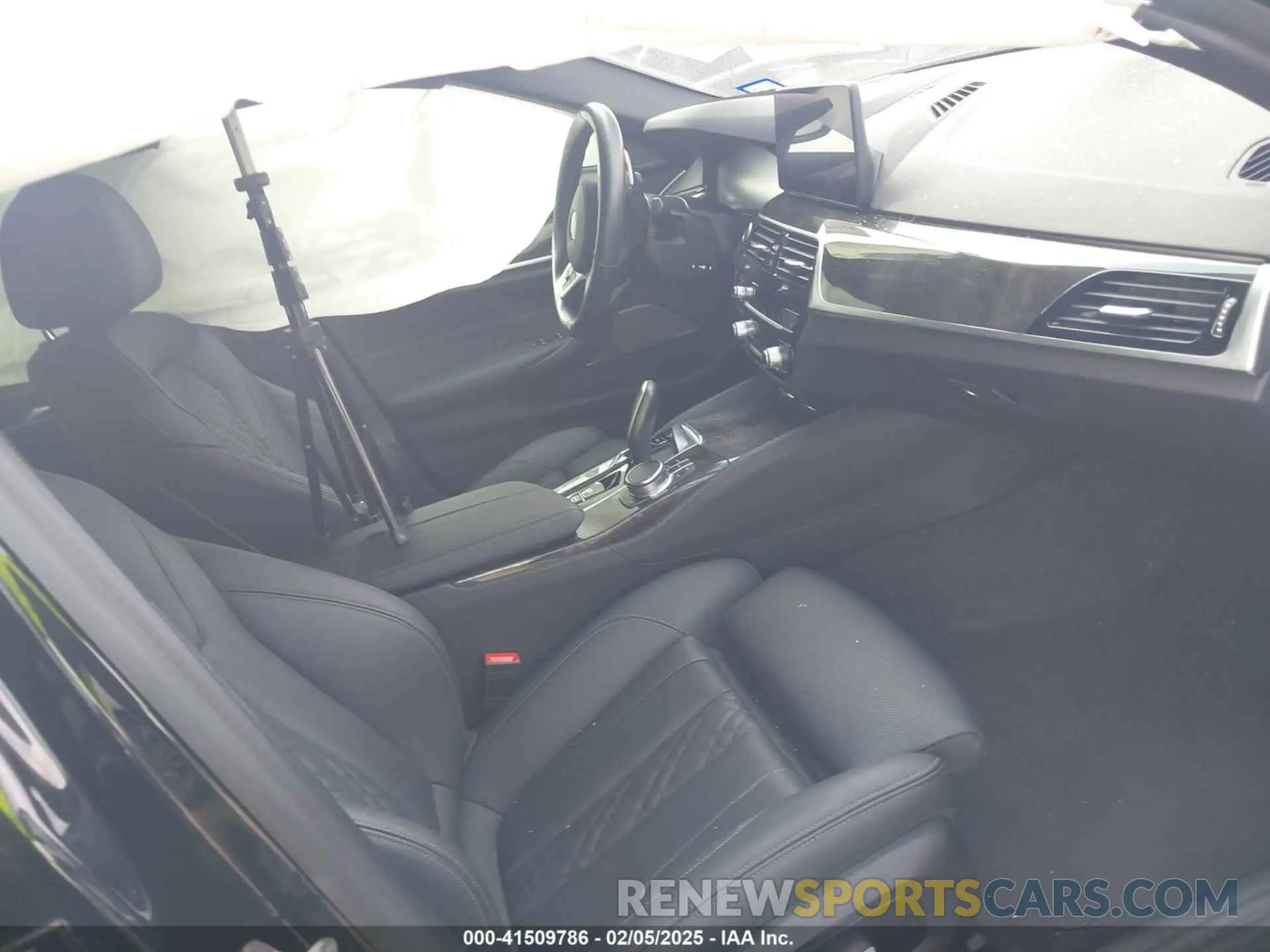 5 fotografías del automóvil dañado WBA53BJ01MWW91692 BMW 540I 2021