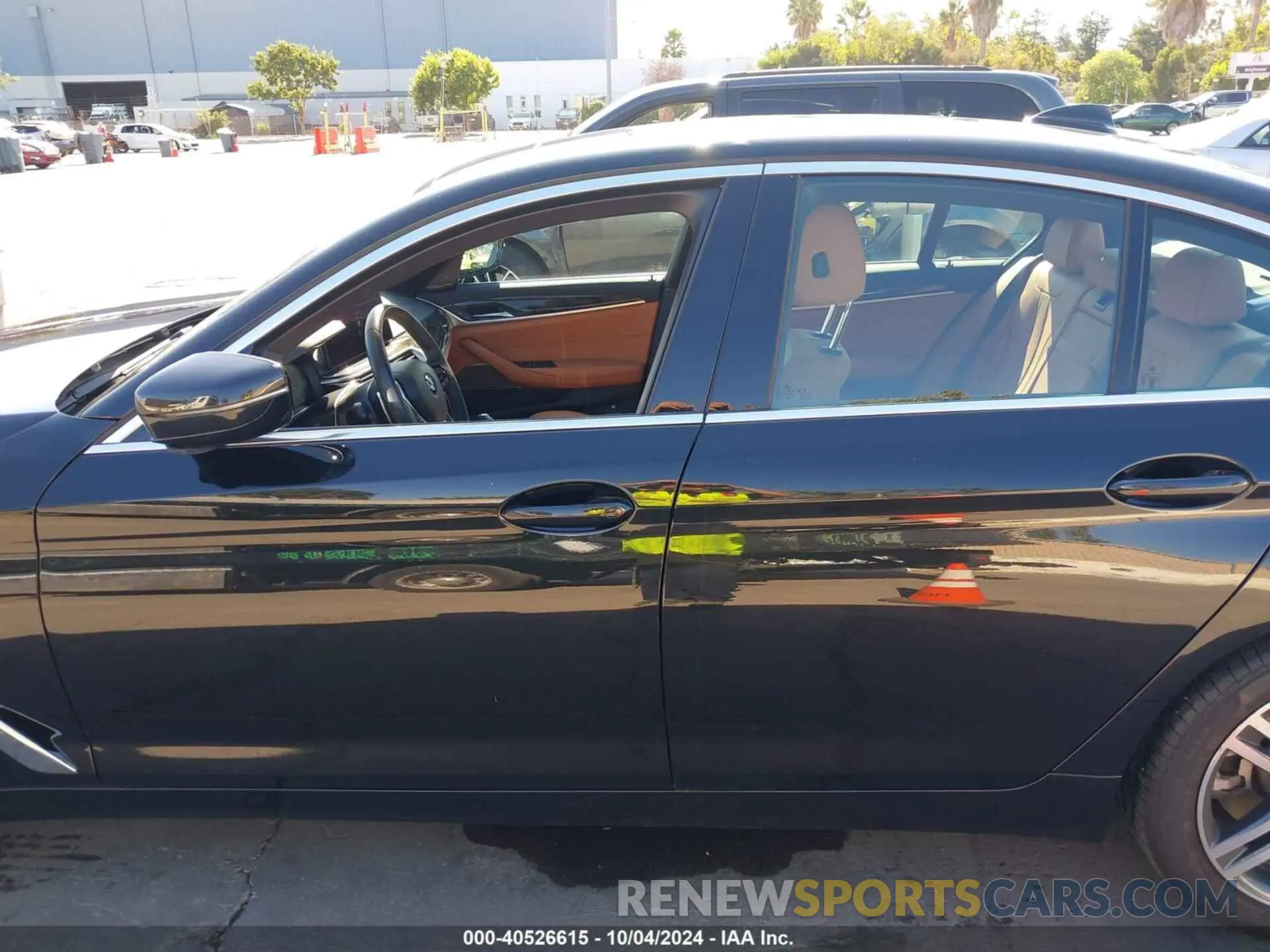 15 fotografías del automóvil dañado WBA53BJ02MWX00318 BMW 540I 2021