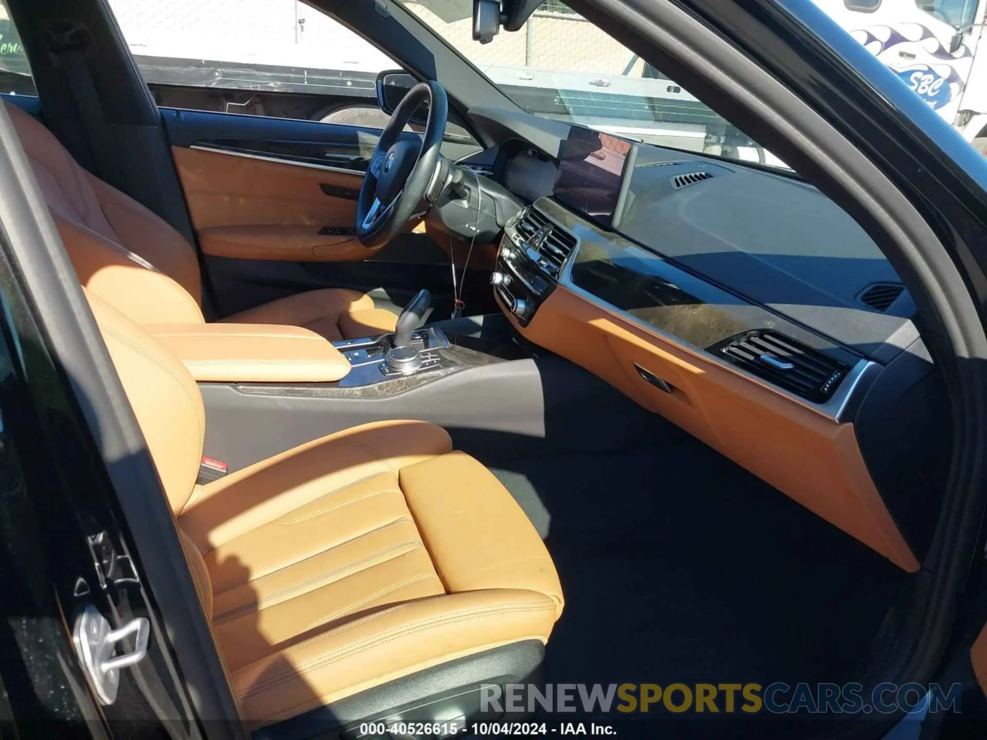 5 fotografías del automóvil dañado WBA53BJ02MWX00318 BMW 540I 2021