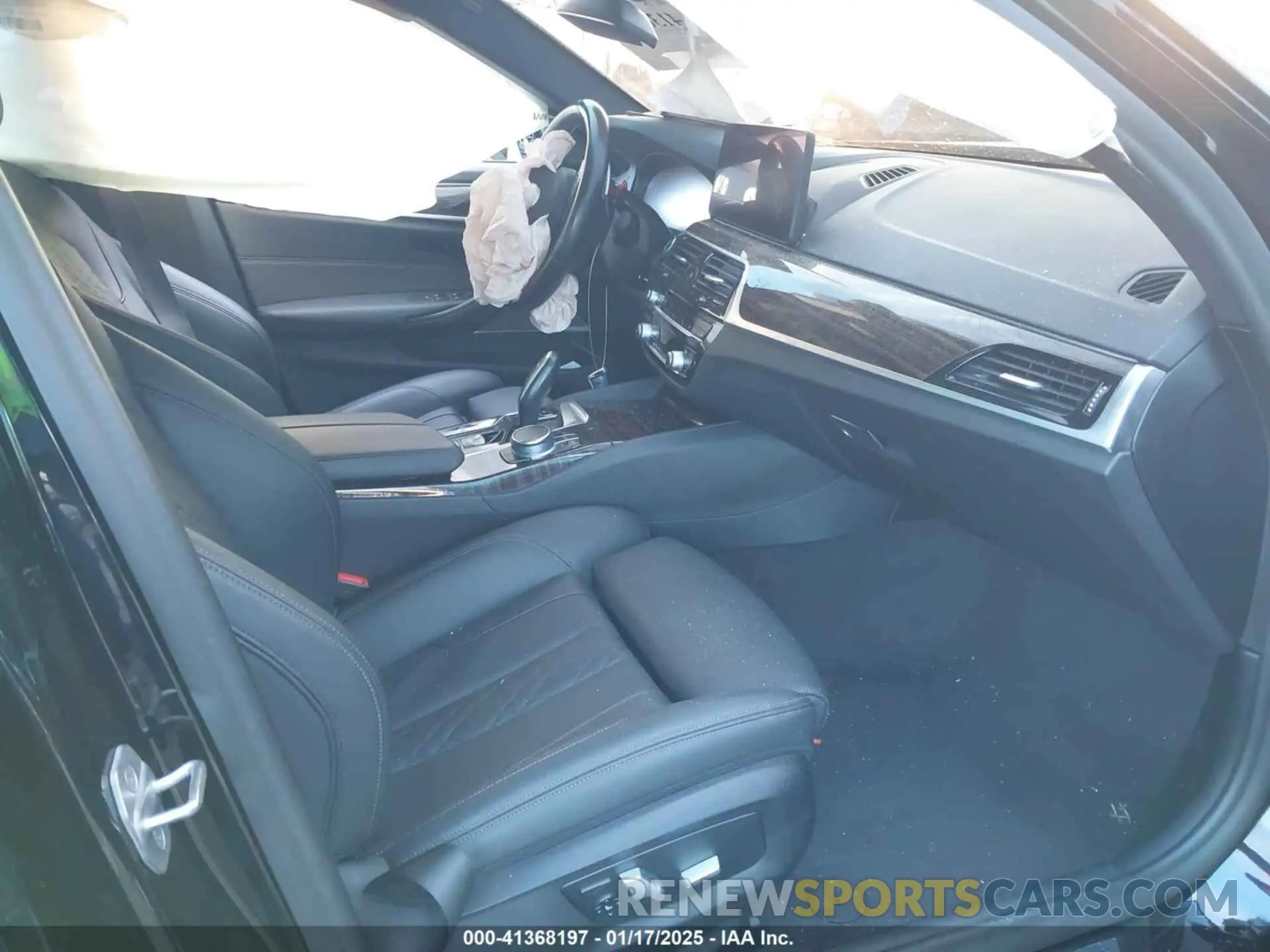 5 fotografías del automóvil dañado WBA53BJ02MWX06622 BMW 540I 2021