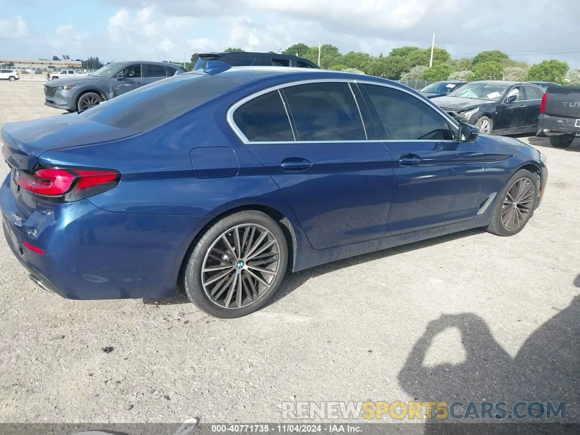 4 fotografías del automóvil dañado WBA53BJ04MWX05472 BMW 540I 2021