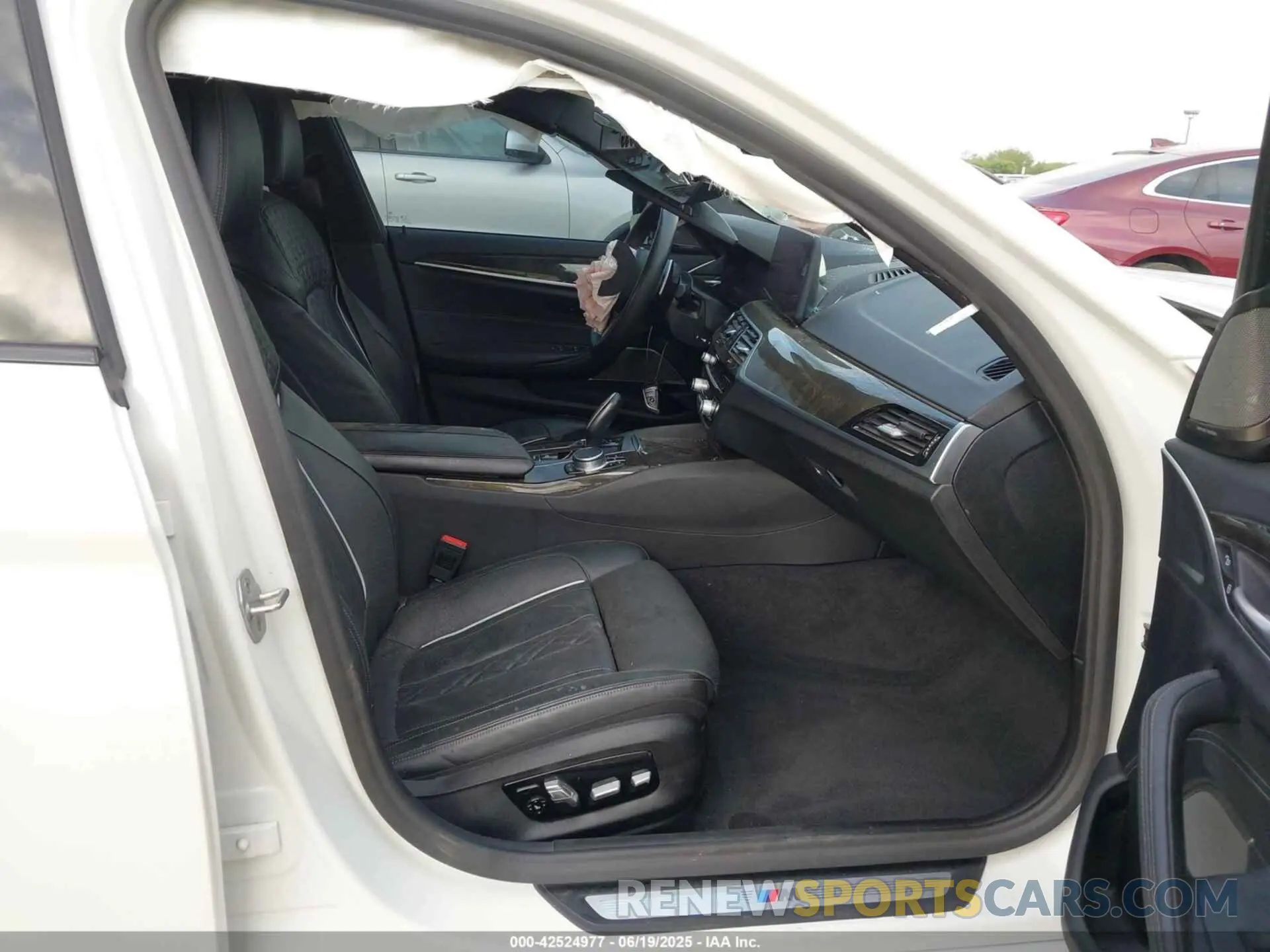 5 fotografías del automóvil dañado WBA73BJ02MWW90978 BMW 540I 2021