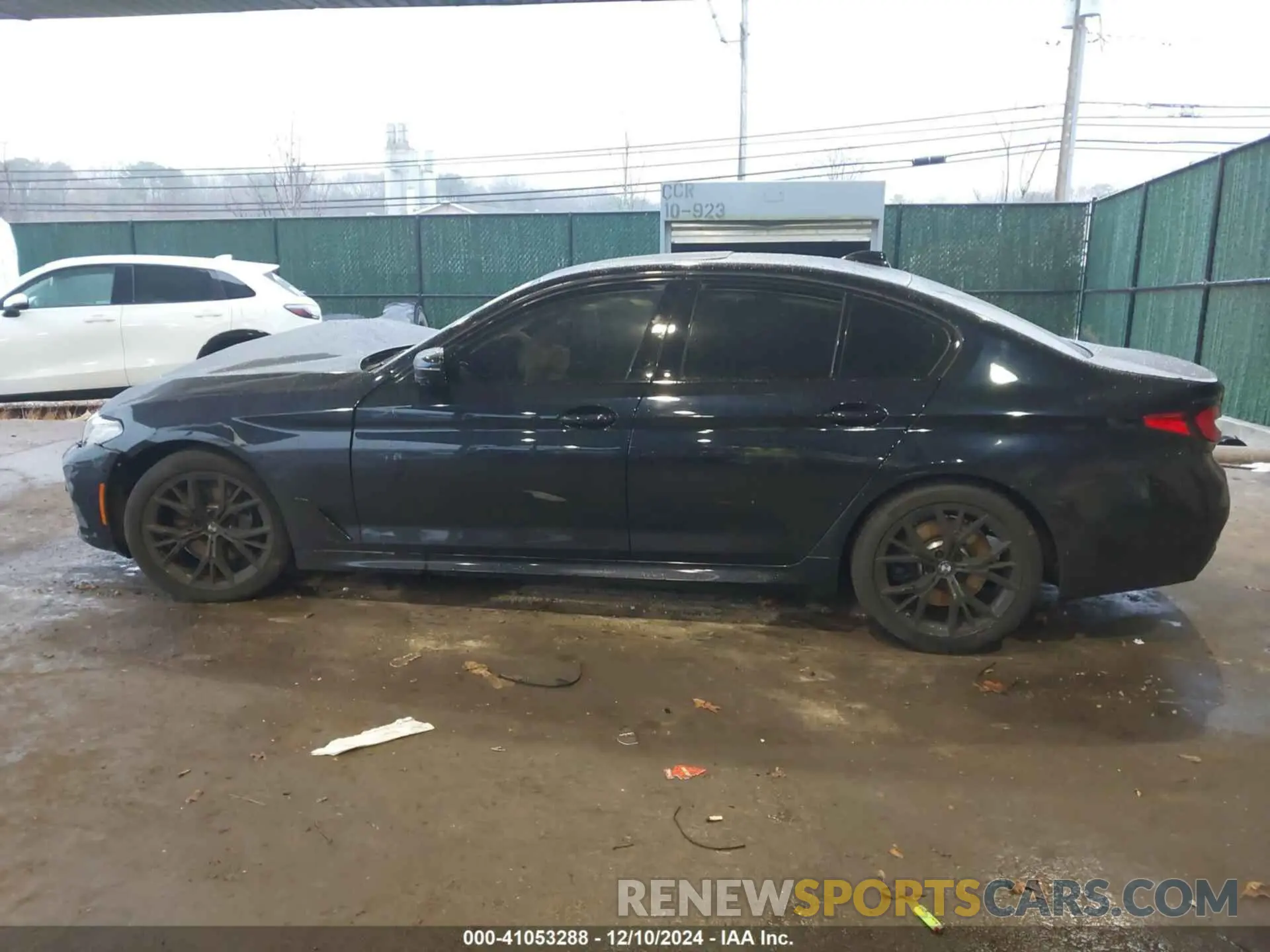 15 fotografías del automóvil dañado WBA73BJ06MWX33119 BMW 540I 2021