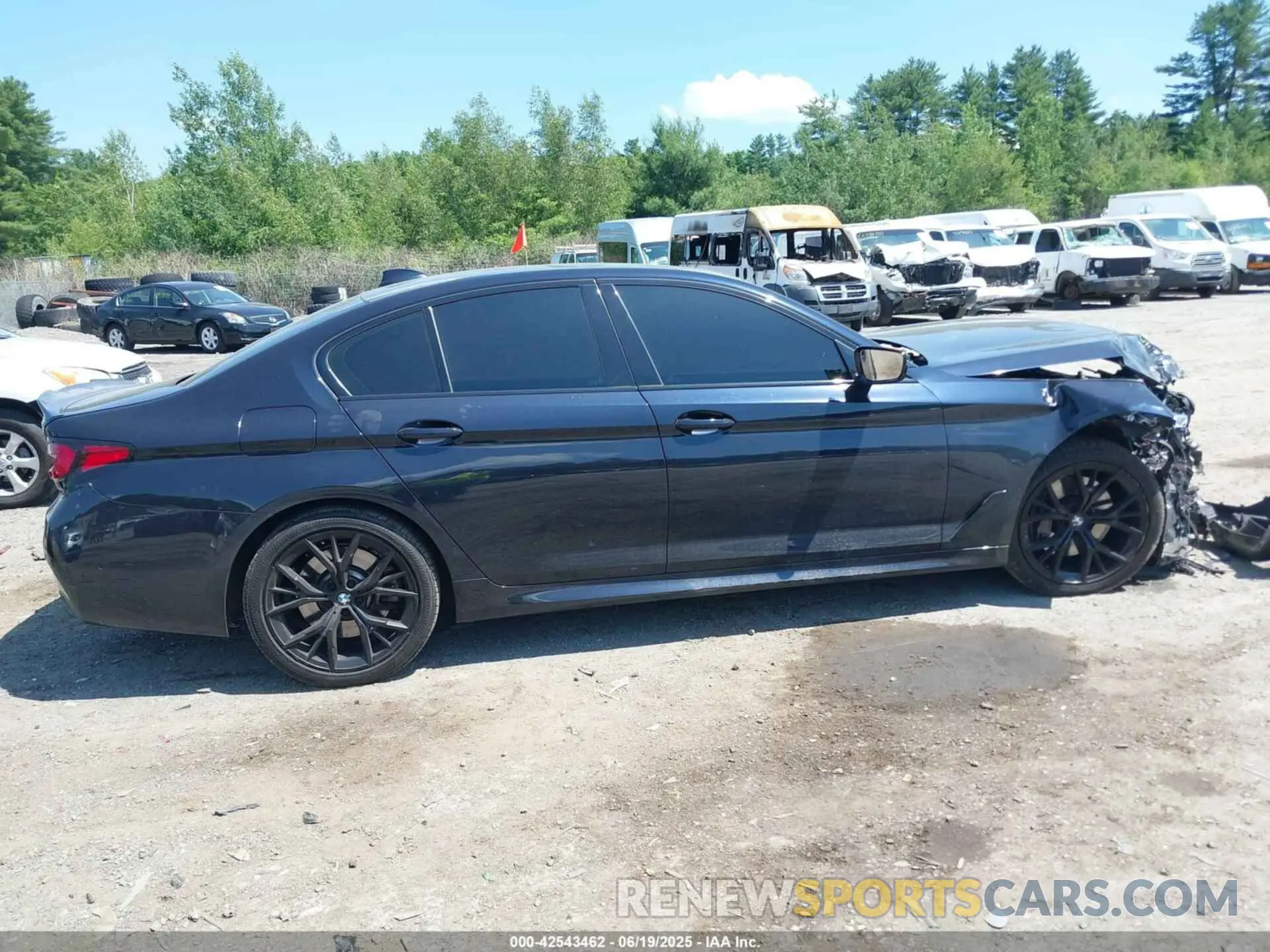 13 fotografías del automóvil dañado WBA73BJ0XMWX05467 BMW 540I 2021