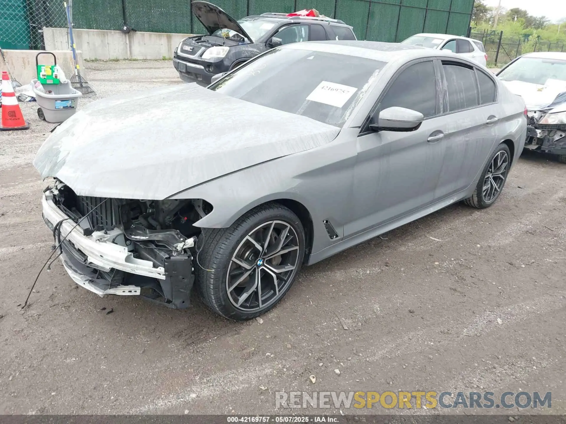 2 fotografías del automóvil dañado WBA73BJ0XMWX06571 BMW 540I 2021