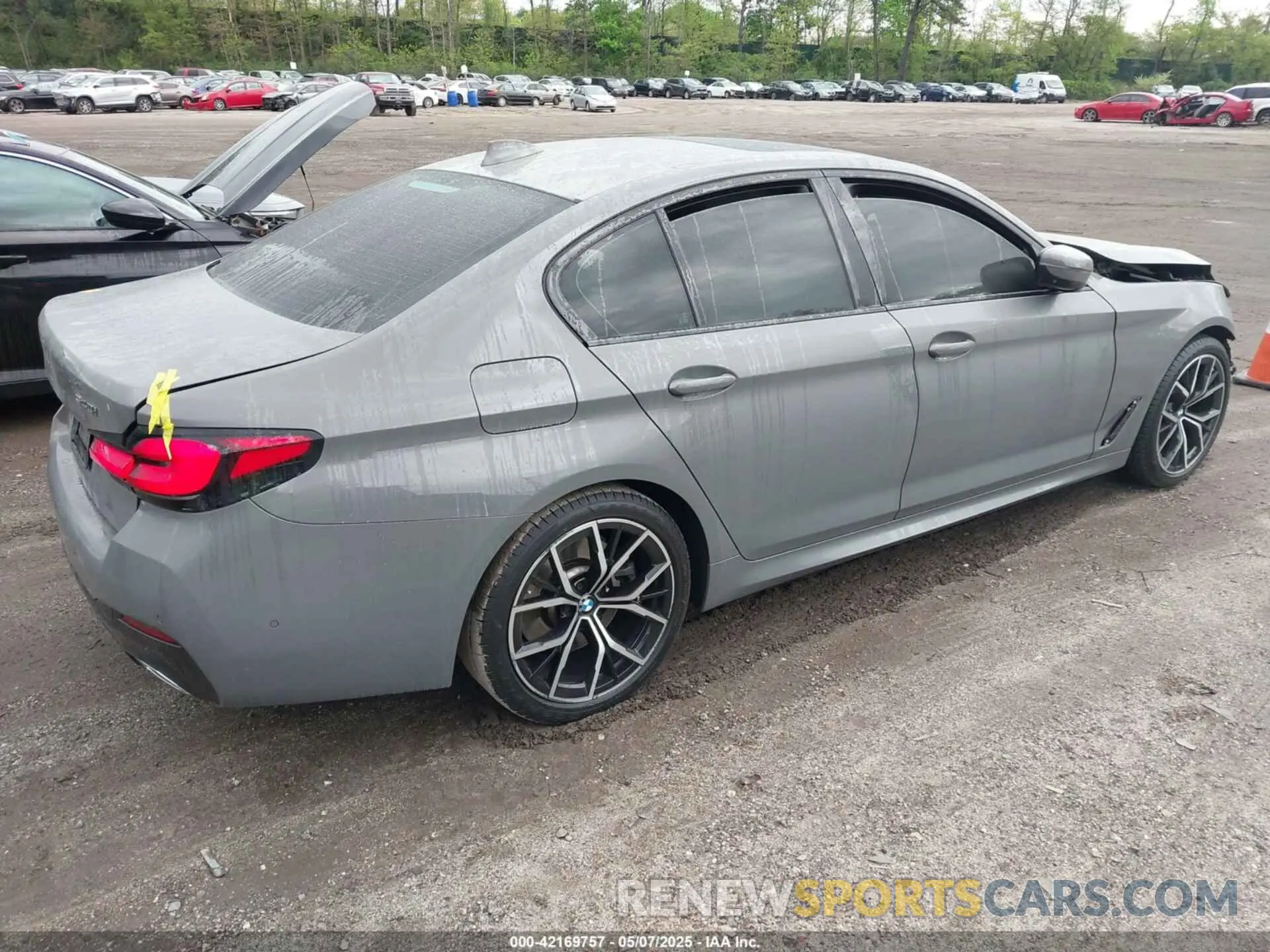 4 fotografías del automóvil dañado WBA73BJ0XMWX06571 BMW 540I 2021