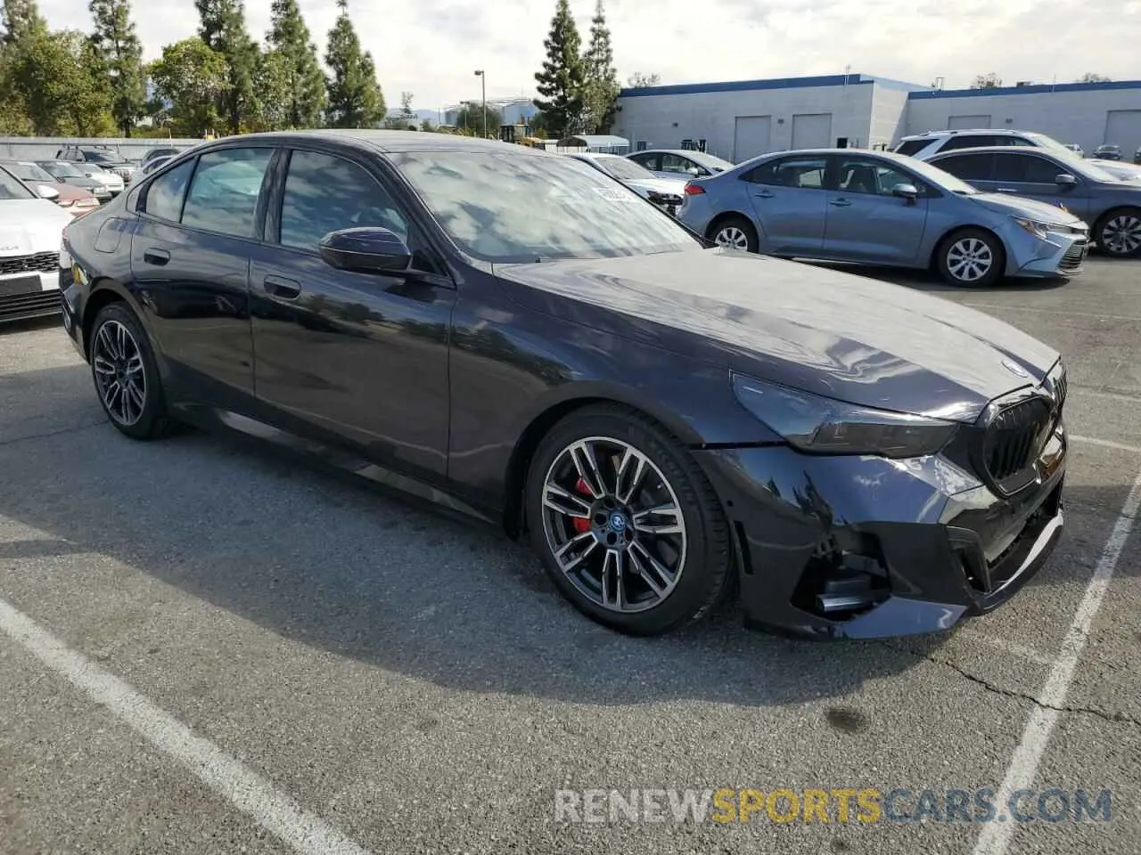 4 fotografías del automóvil dañado WBA13FK09SCT71040 BMW 550 XE 2025