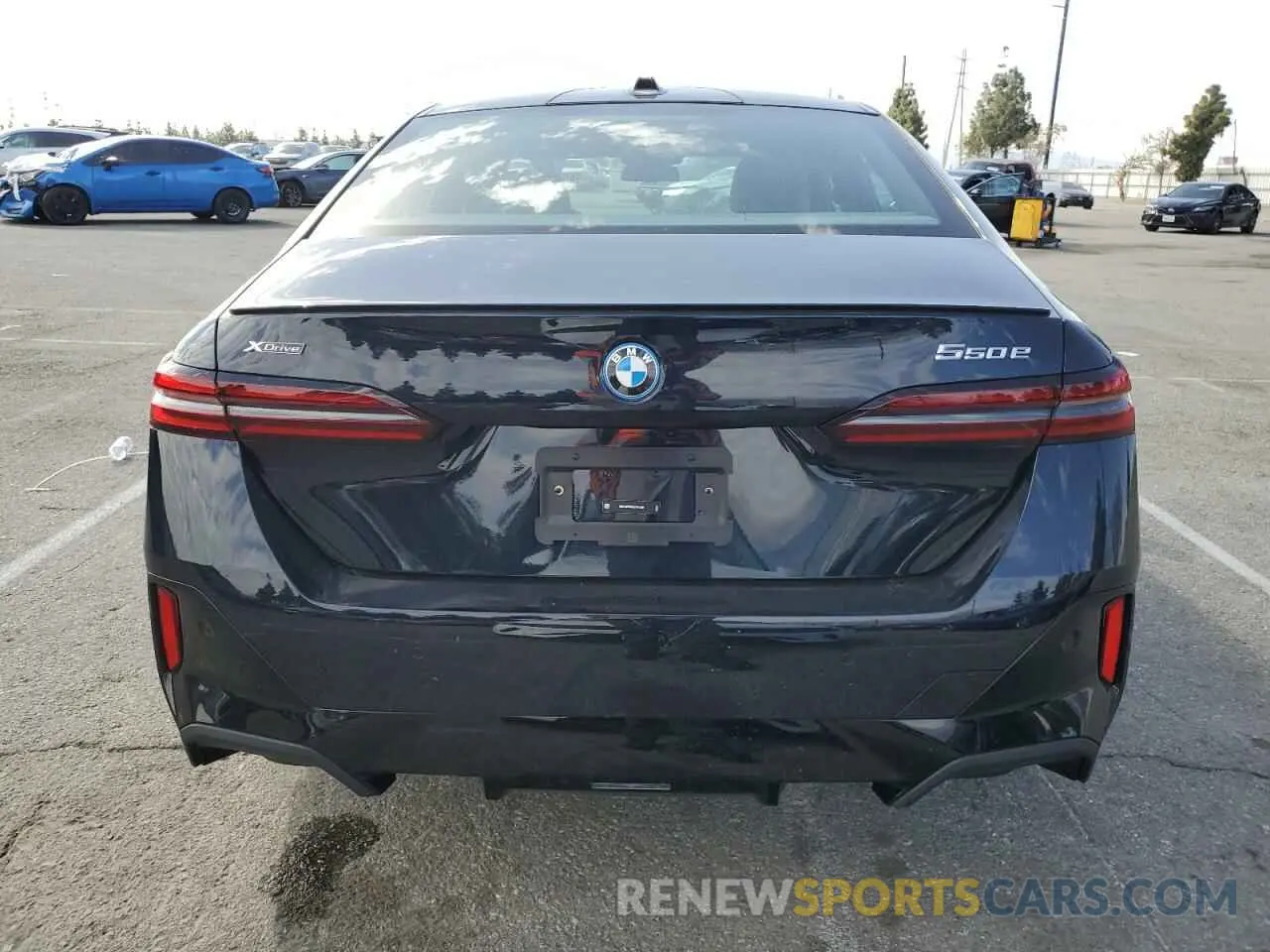 6 fotografías del automóvil dañado WBA13FK09SCT71040 BMW 550 XE 2025