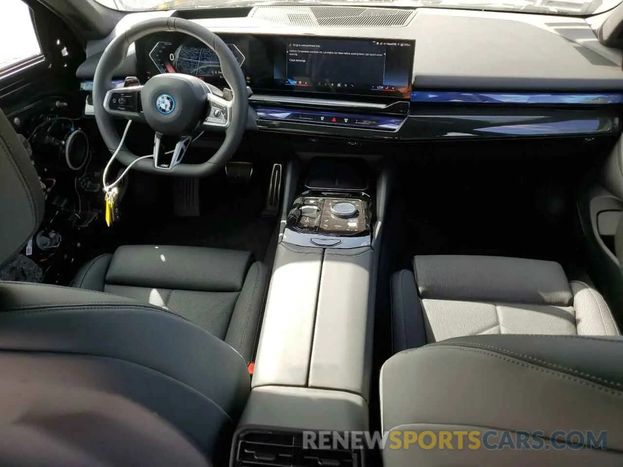 8 fotografías del automóvil dañado WBA13FK09SCT71040 BMW 550 XE 2025