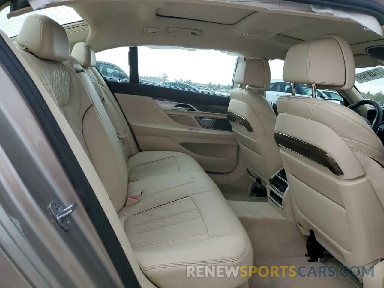 10 fotografías del automóvil dañado WBA7E2C51KB217189 BMW 7 SERIES 2019