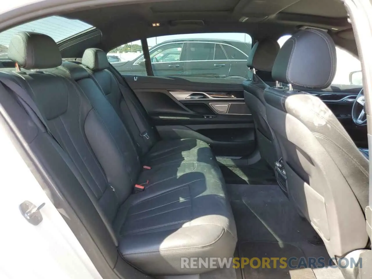 10 fotografías del automóvil dañado WBA7E2C5XKB218468 BMW 7 SERIES 2019