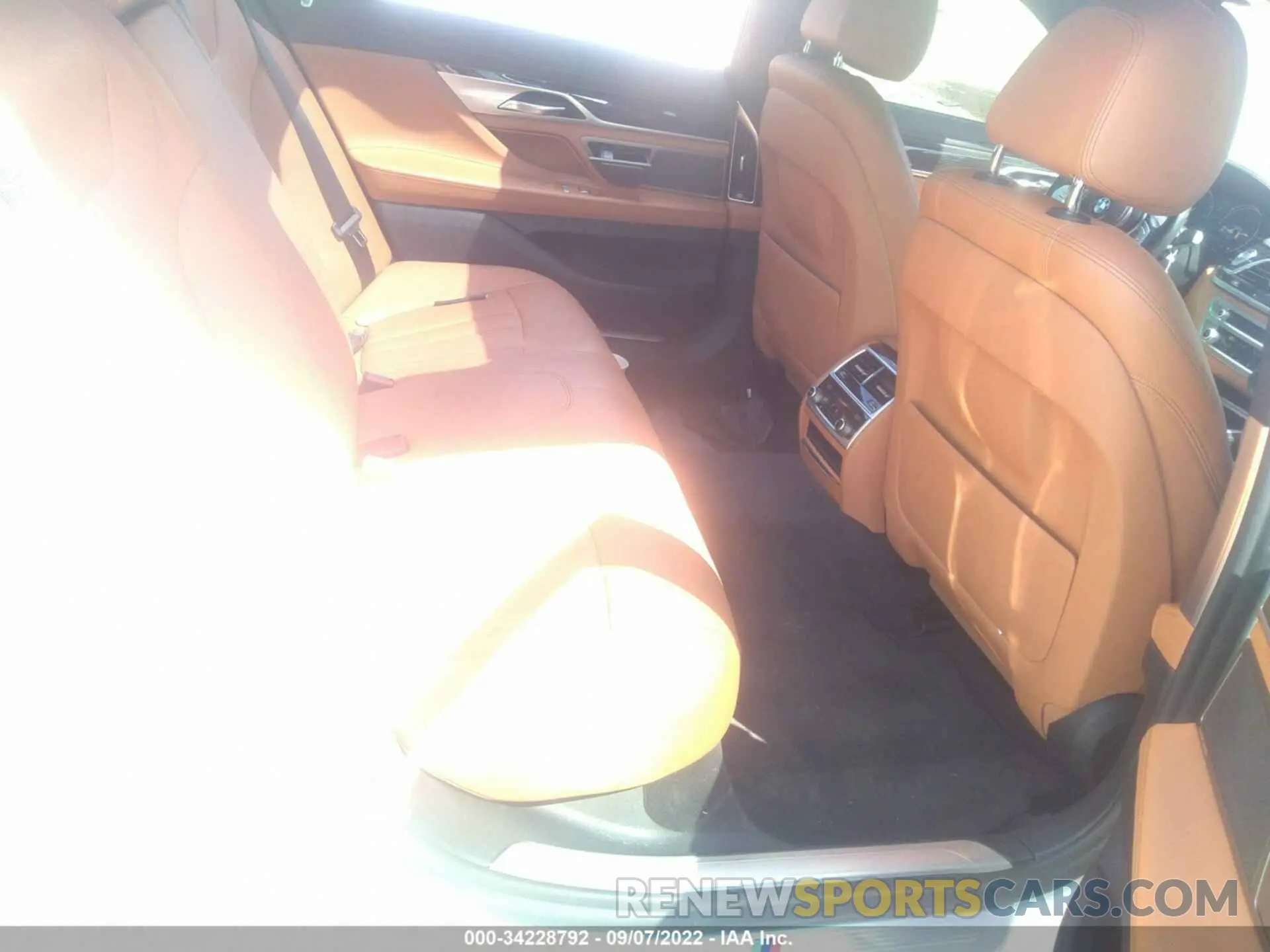 8 fotografías del automóvil dañado WBA7E4C56KGV28499 BMW 7 SERIES 2019