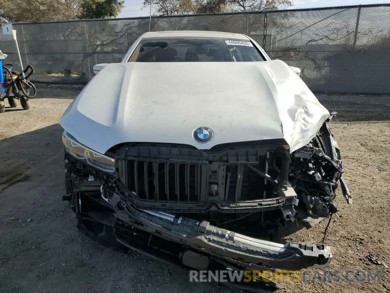 5 fotografías del automóvil dañado WBA7U2C03MCG02616 BMW 7 SERIES 2021