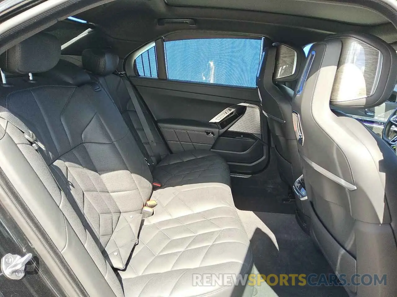 10 fotografías del automóvil dañado WBA23EH06RCS39787 BMW 7 SERIES 2024