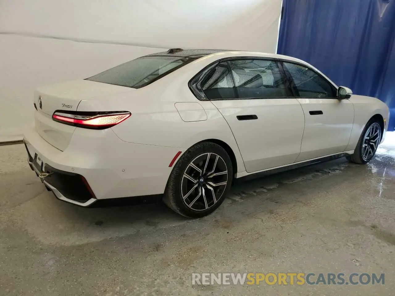 3 fotografías del automóvil dañado WBA33EH05RCR68996 BMW 7 SERIES 2024