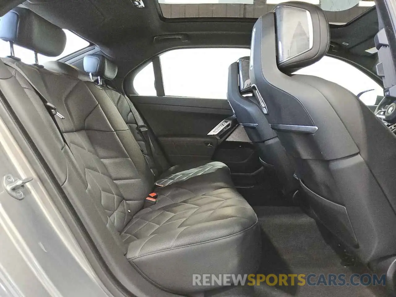 10 fotografías del automóvil dañado WBA33EH08RCS18086 BMW 7 SERIES 2024