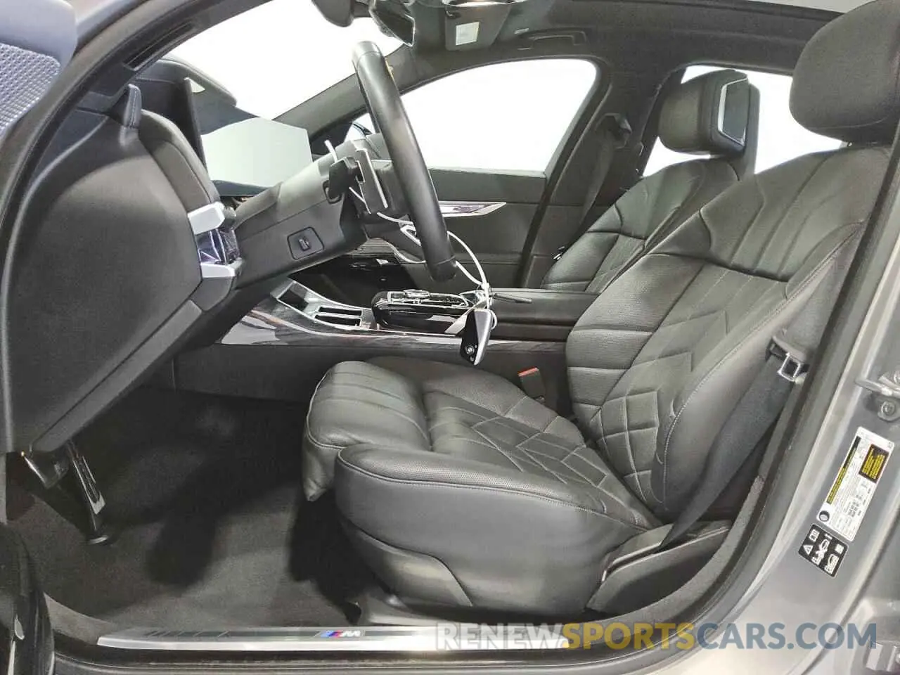 7 fotografías del automóvil dañado WBA33EH08RCS18086 BMW 7 SERIES 2024