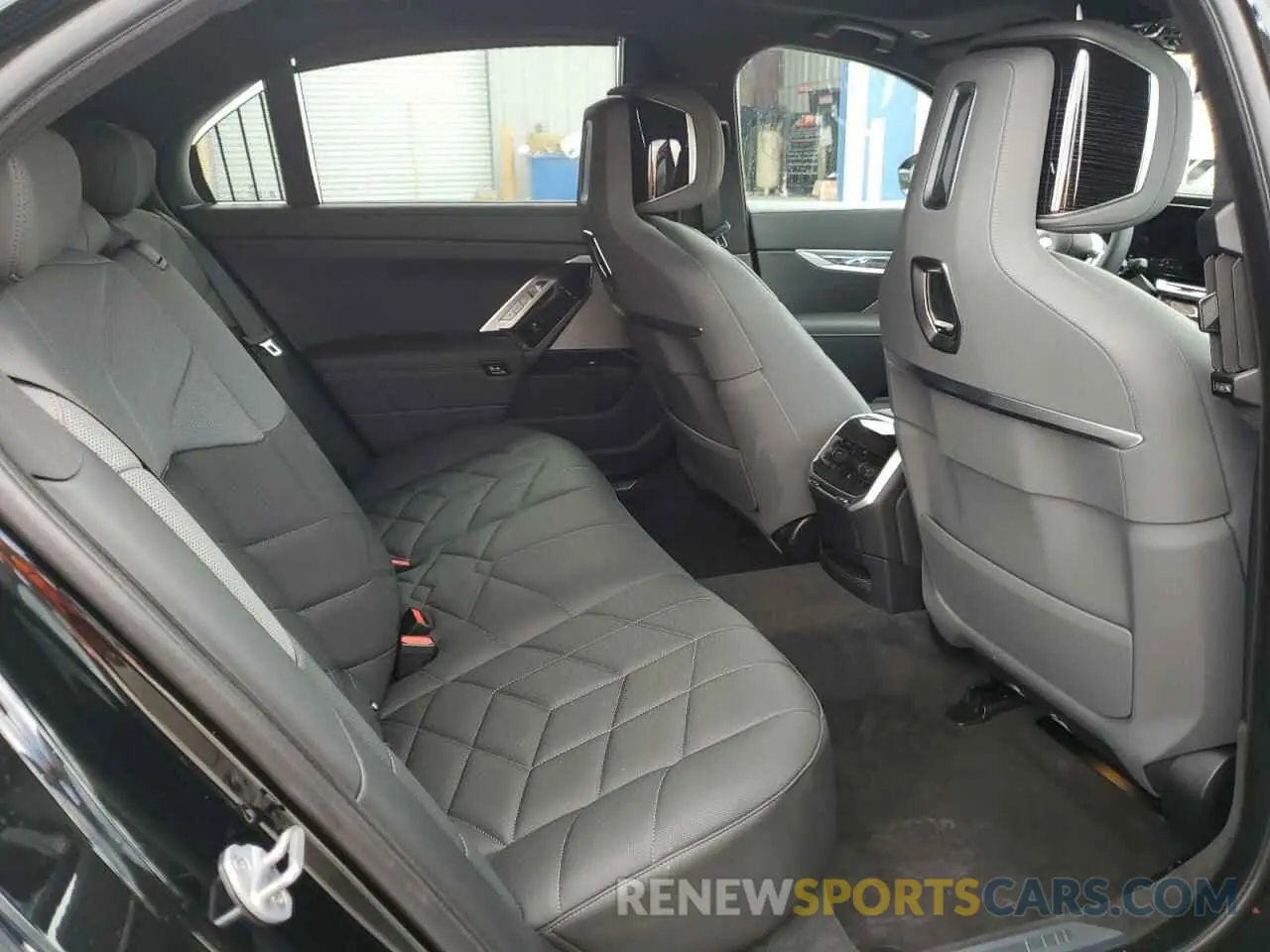 10 fotografías del automóvil dañado WBA33EH00SCU16683 BMW 7 SERIES 2025