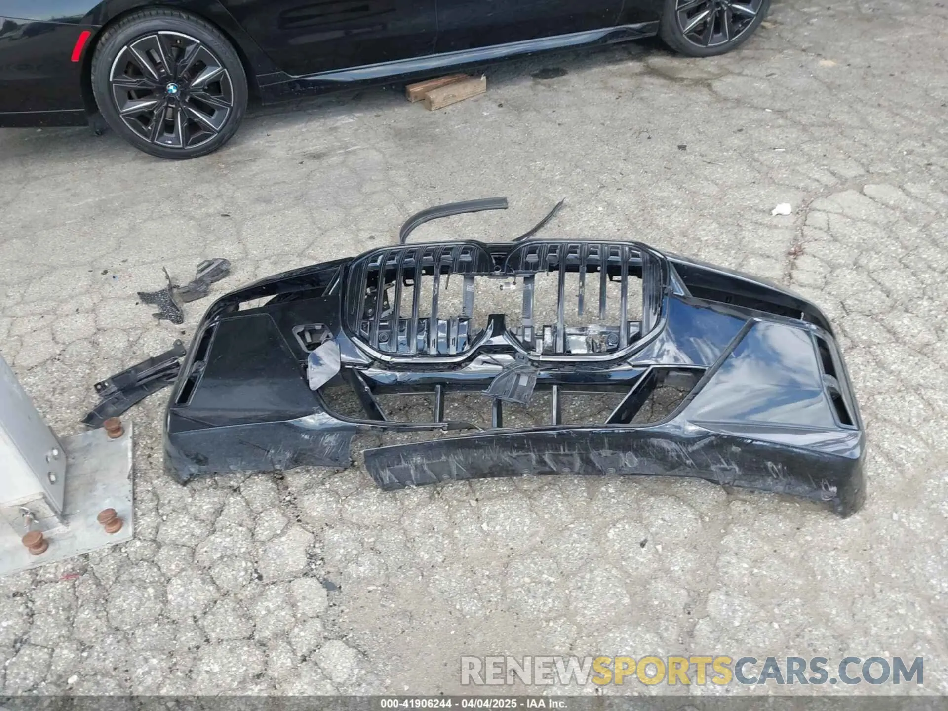 11 fotografías del automóvil dañado WBA23EH09PCL71147 BMW 740 2023