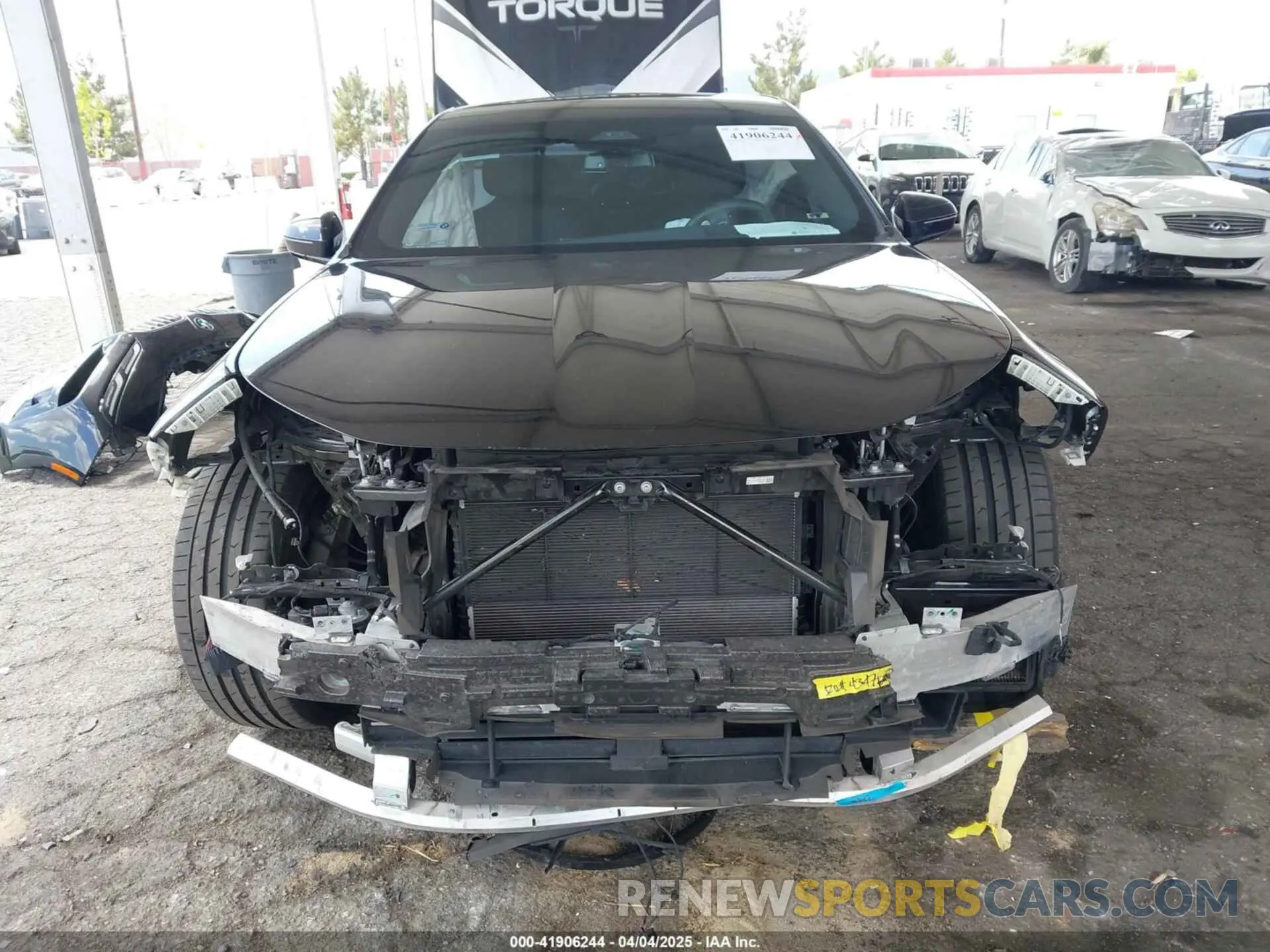 12 fotografías del automóvil dañado WBA23EH09PCL71147 BMW 740 2023