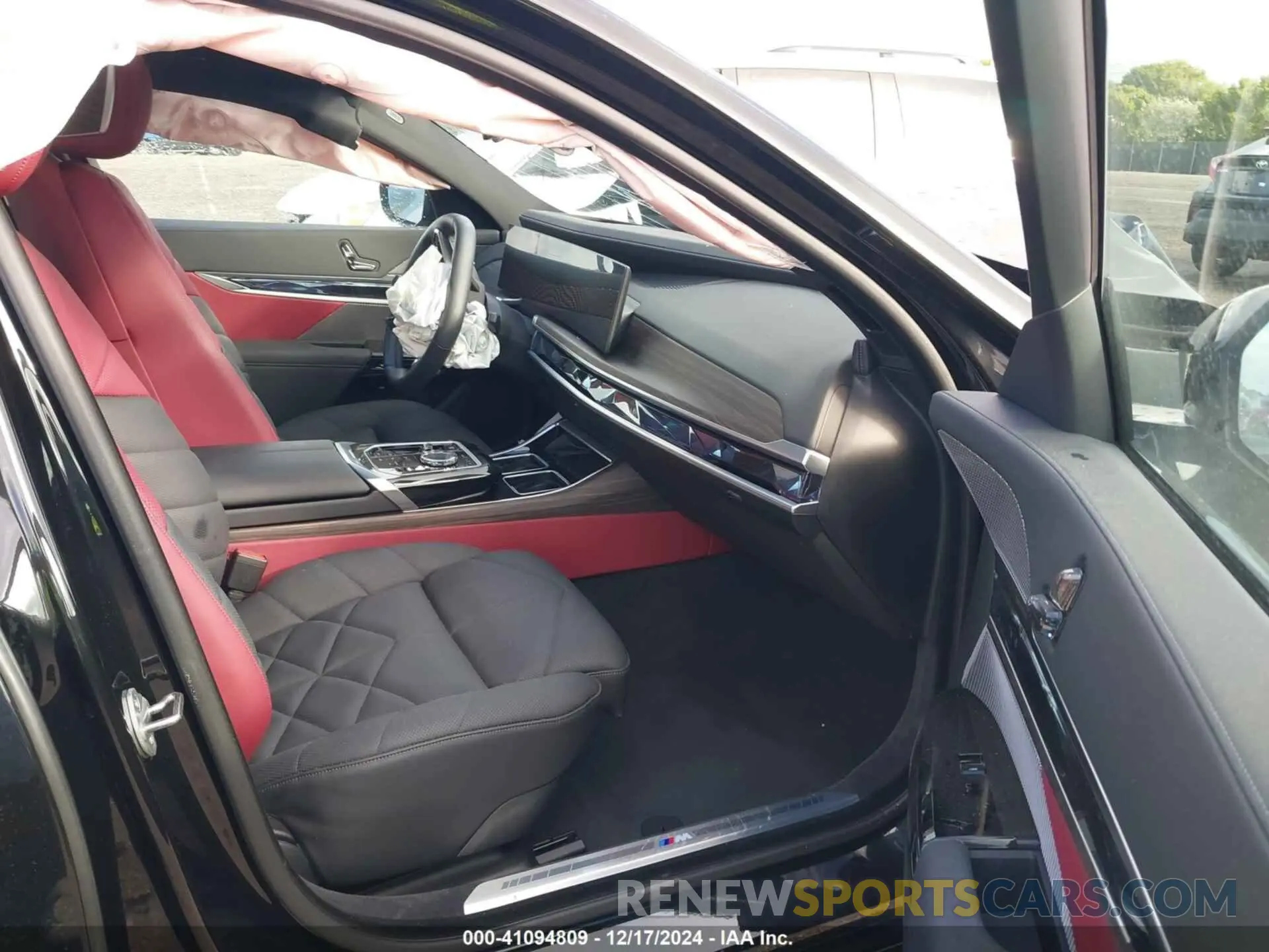 5 fotografías del automóvil dañado WBA23EH01RCR40270 BMW 740 2024