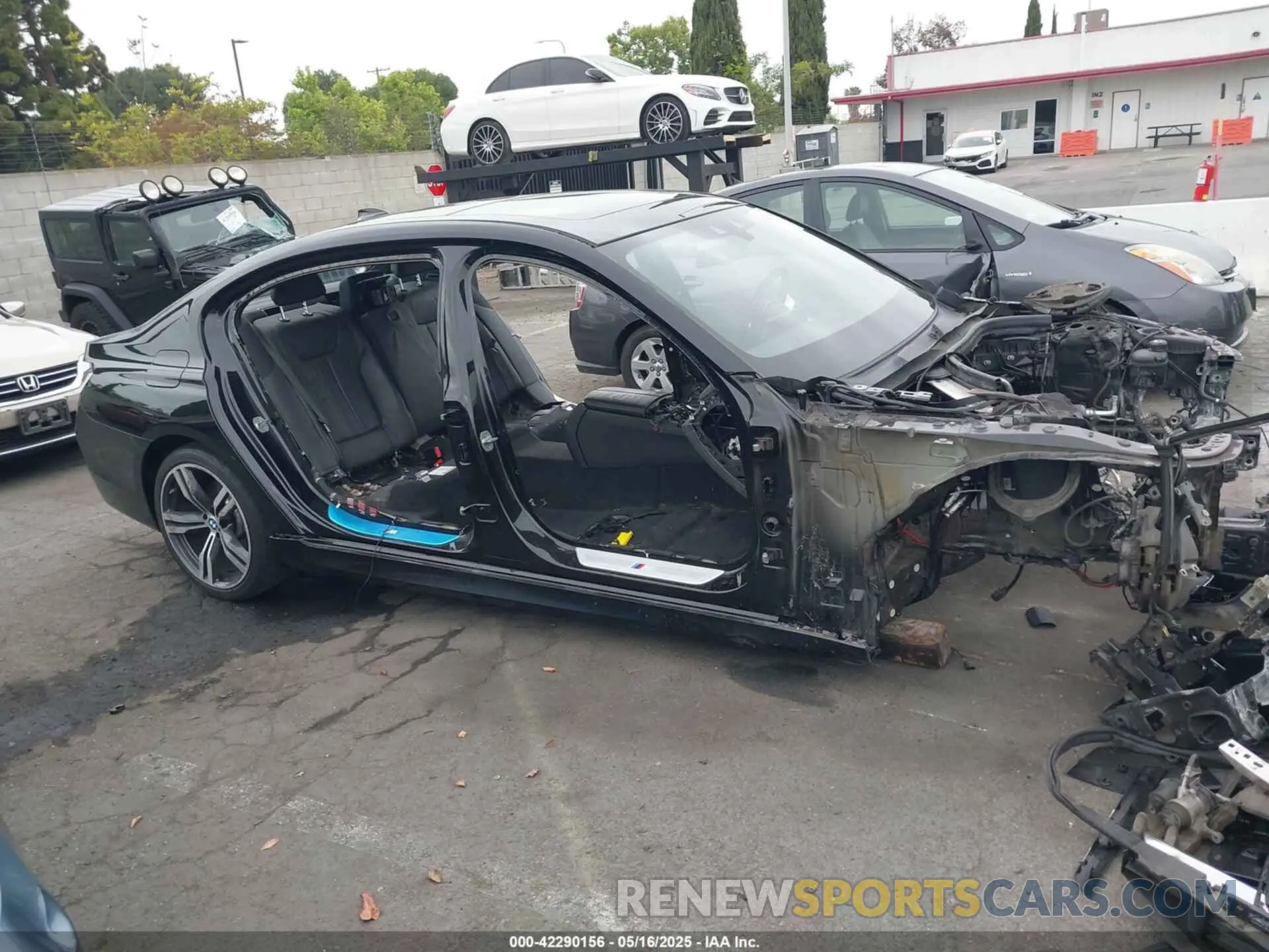 12 fotografías del automóvil dañado WBA7E2C50KB454417 BMW 740I 2019
