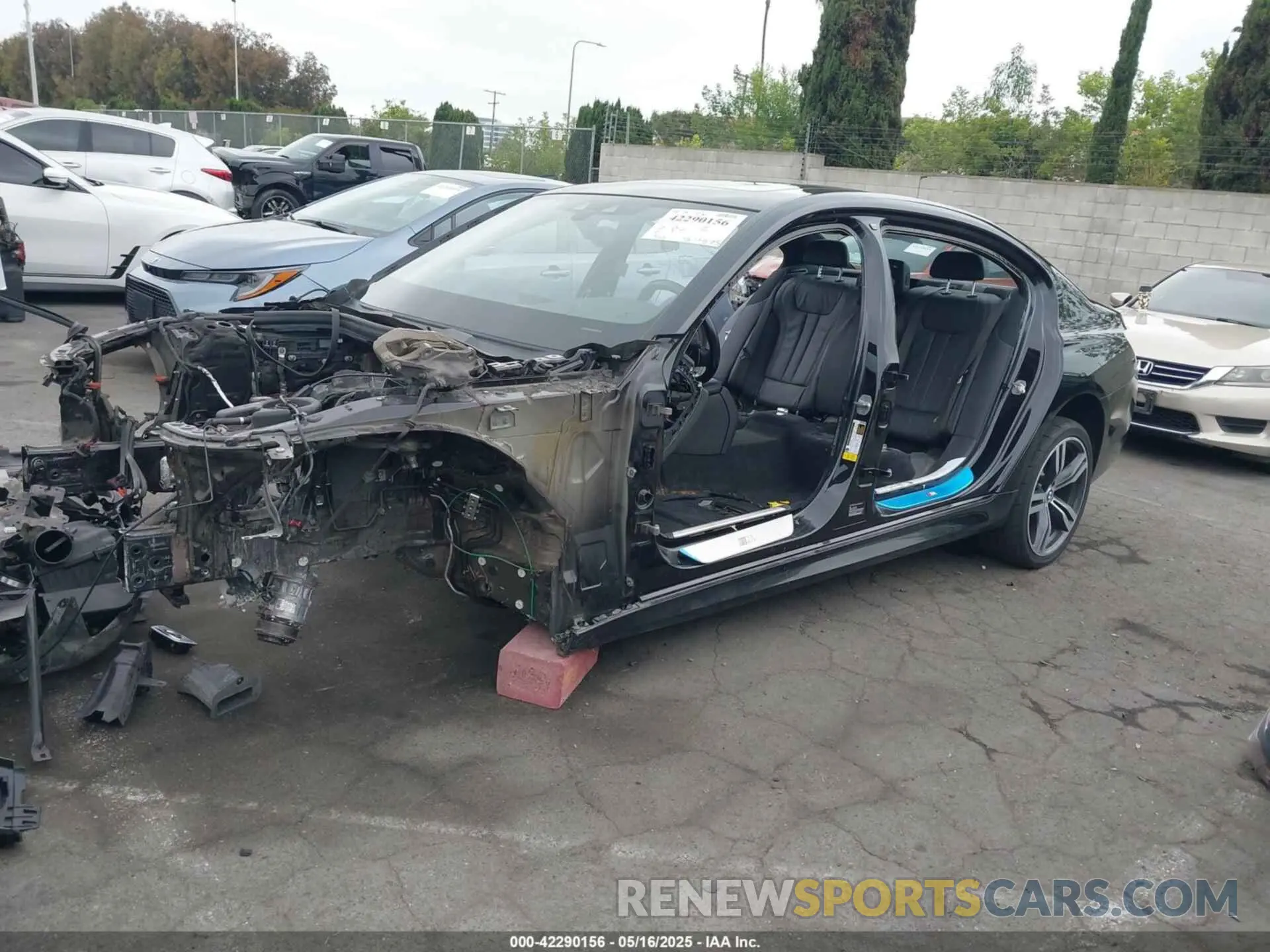 2 fotografías del automóvil dañado WBA7E2C50KB454417 BMW 740I 2019