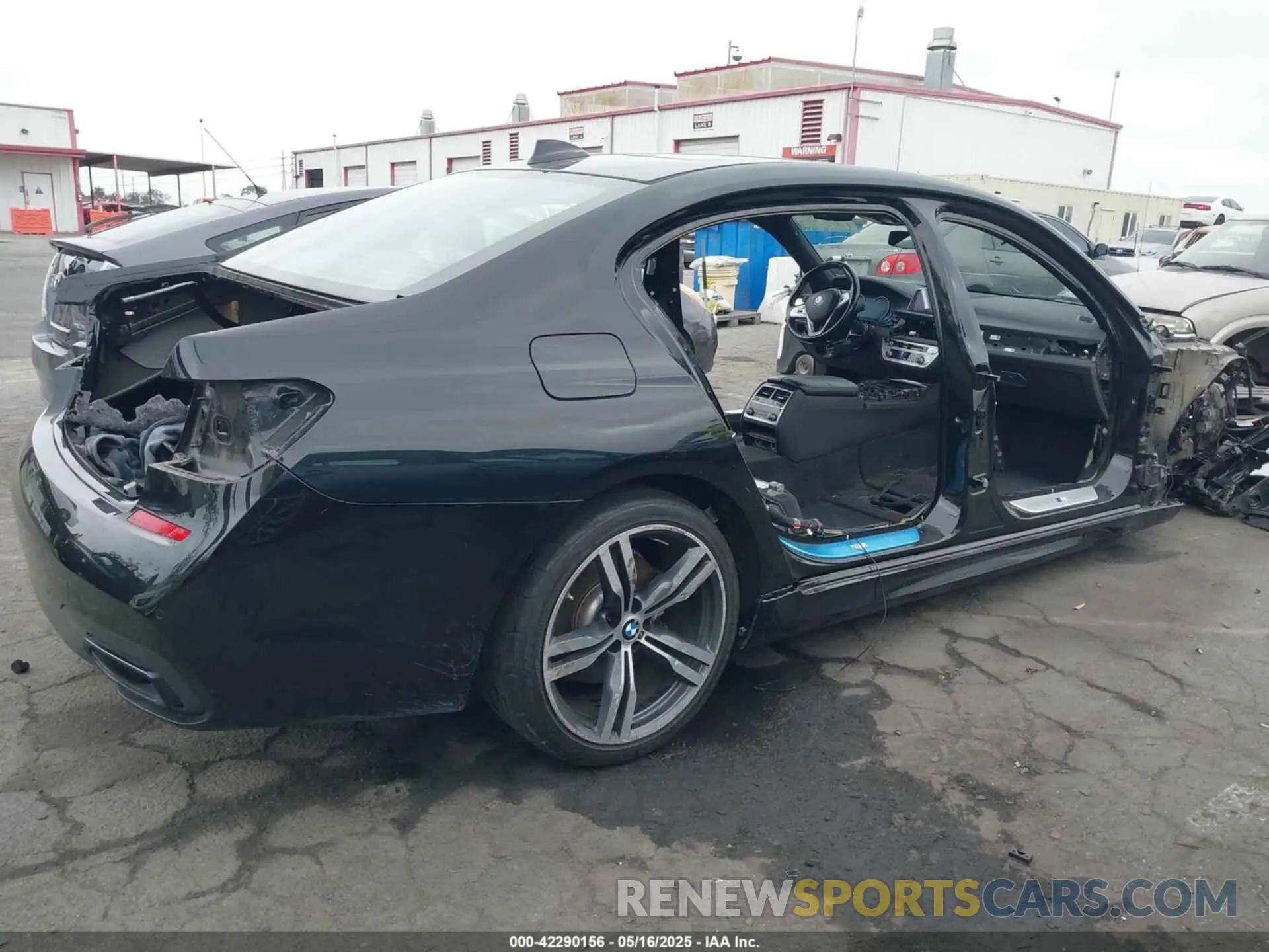 4 fotografías del automóvil dañado WBA7E2C50KB454417 BMW 740I 2019