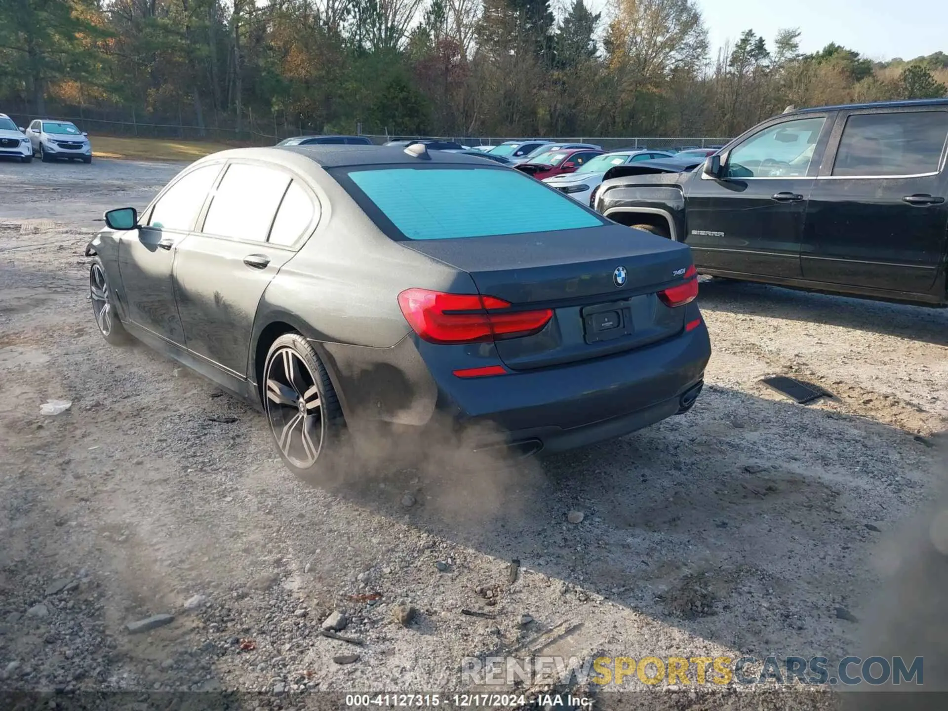 3 fotografías del automóvil dañado WBA7E2C55KB218362 BMW 740I 2019
