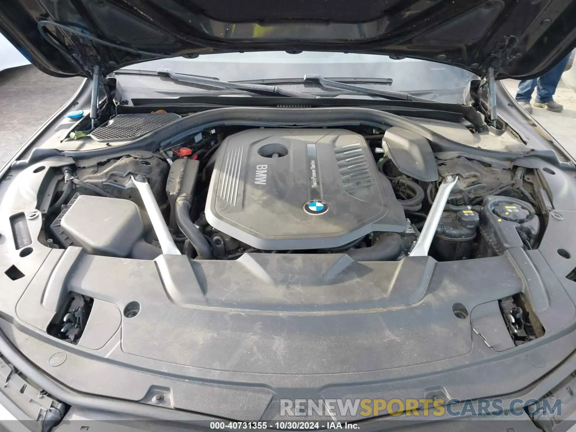 10 fotografías del automóvil dañado WBA7E2C56KB217625 BMW 740I 2019