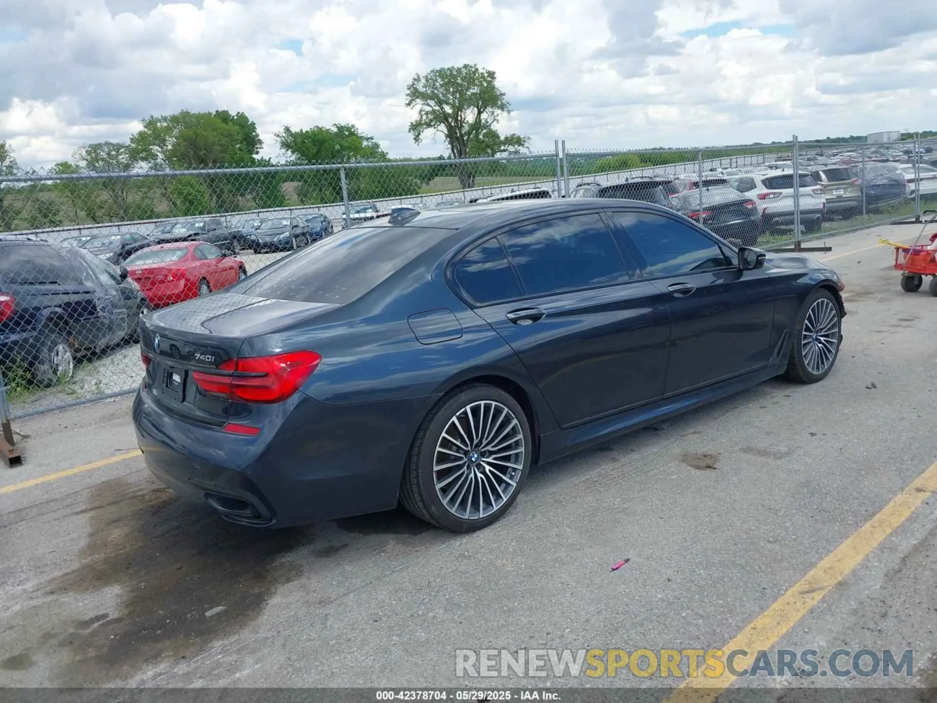 4 fotografías del automóvil dañado WBA7E2C57KB217844 BMW 740I 2019