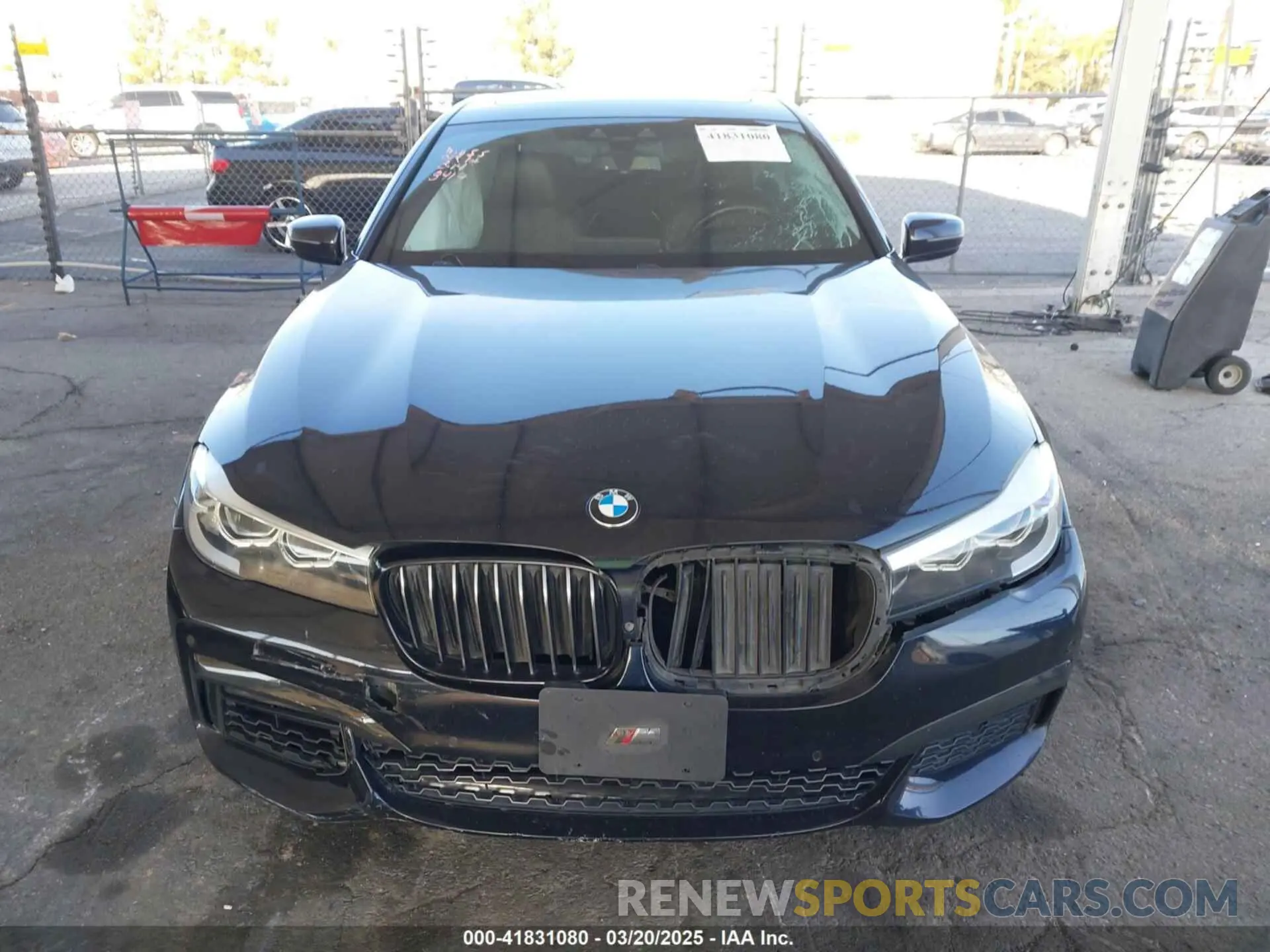 12 fotografías del automóvil dañado WBA7E2C58KB218419 BMW 740I 2019