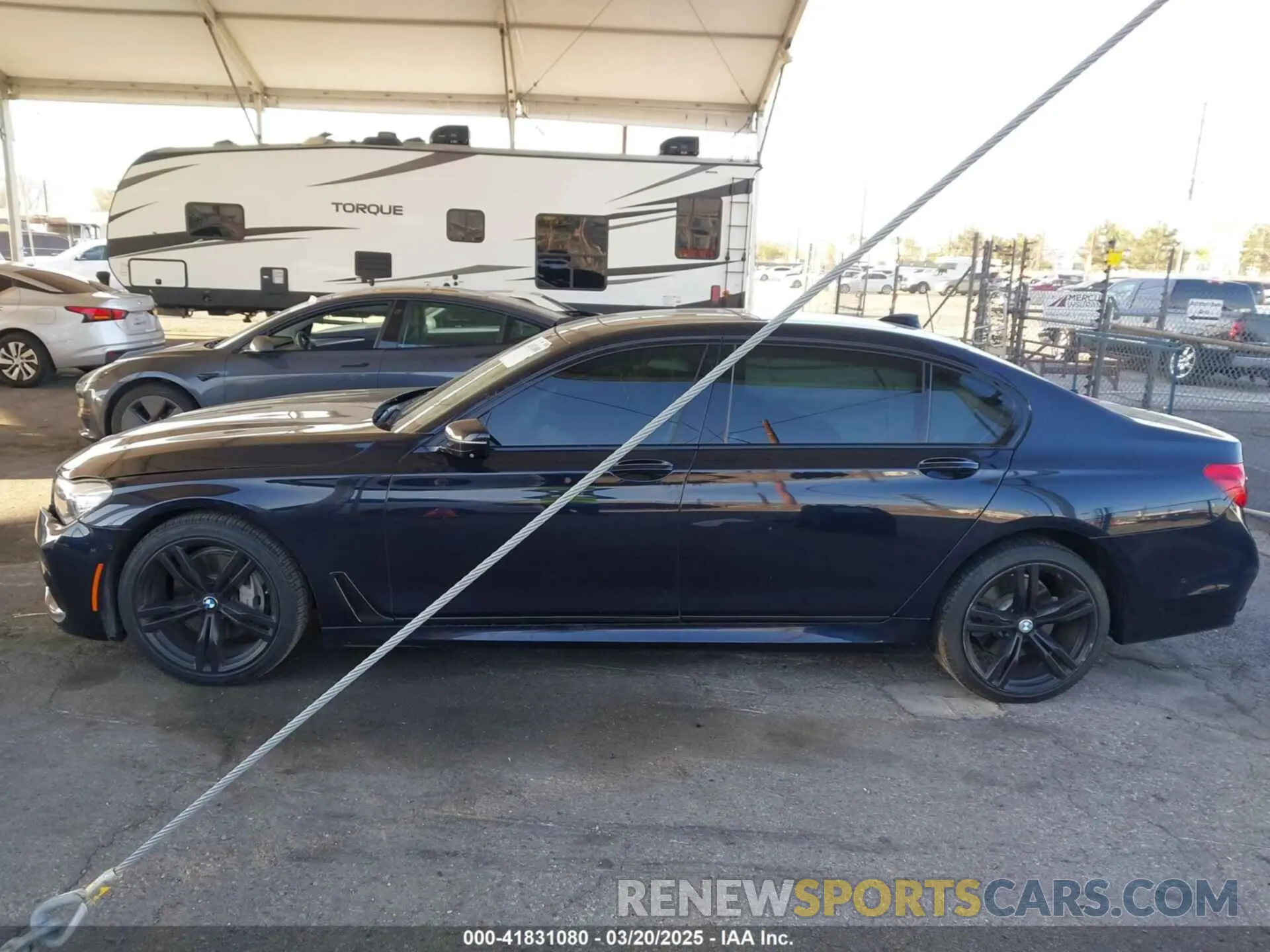 14 fotografías del automóvil dañado WBA7E2C58KB218419 BMW 740I 2019