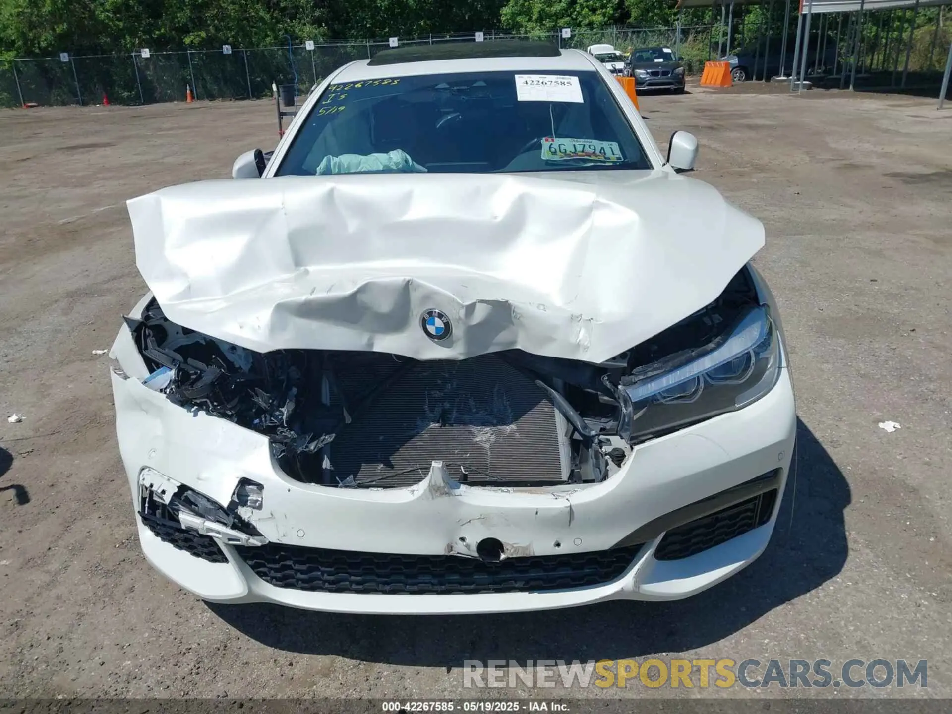 6 fotografías del automóvil dañado WBA7E2C59KB217232 BMW 740I 2019