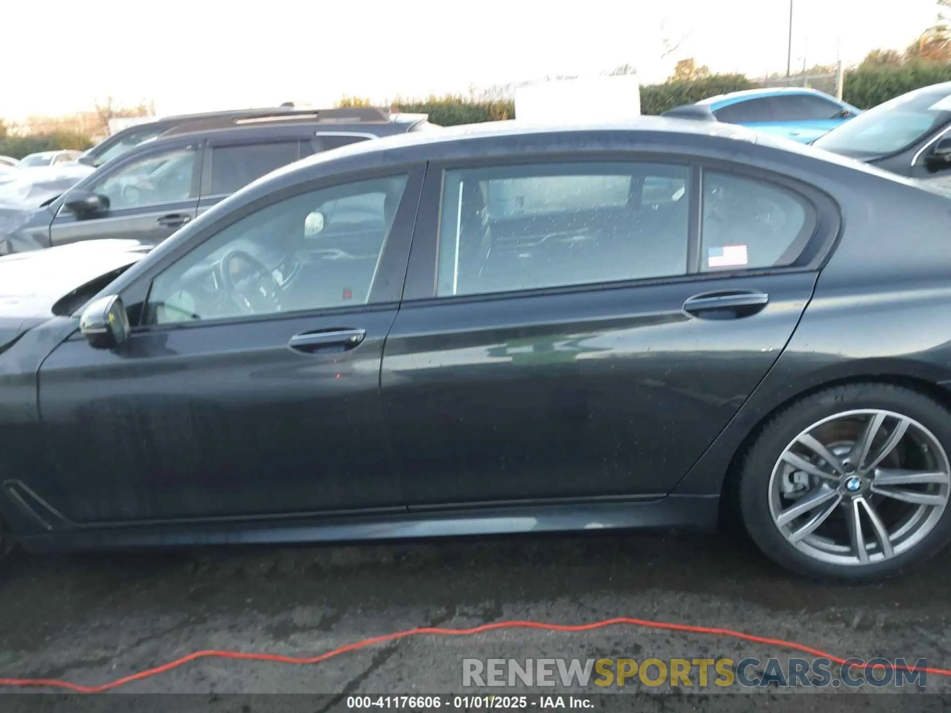 14 fotografías del automóvil dañado WBA7E4C53KGV70578 BMW 740I 2019