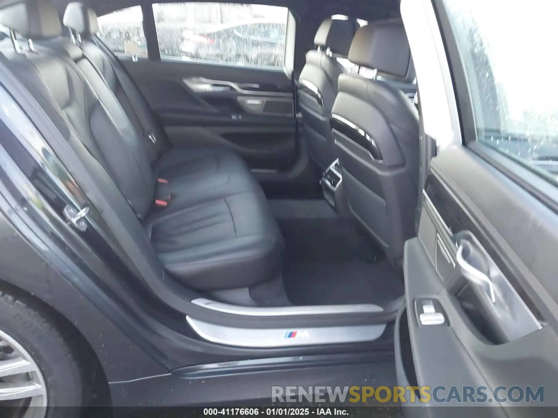 8 fotografías del automóvil dañado WBA7E4C53KGV70578 BMW 740I 2019