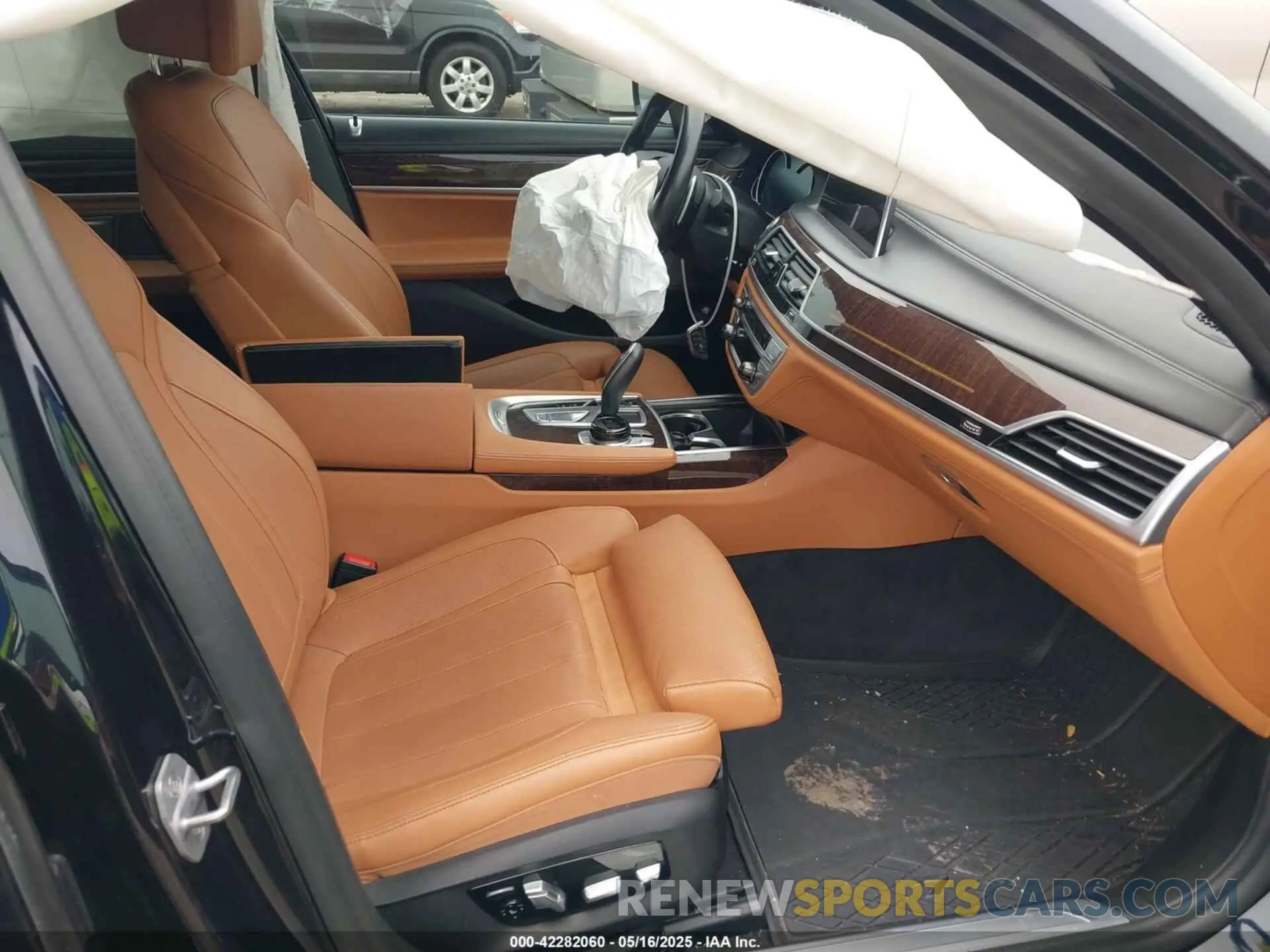 5 fotografías del automóvil dañado WBA7E4C54KGV28663 BMW 740I 2019