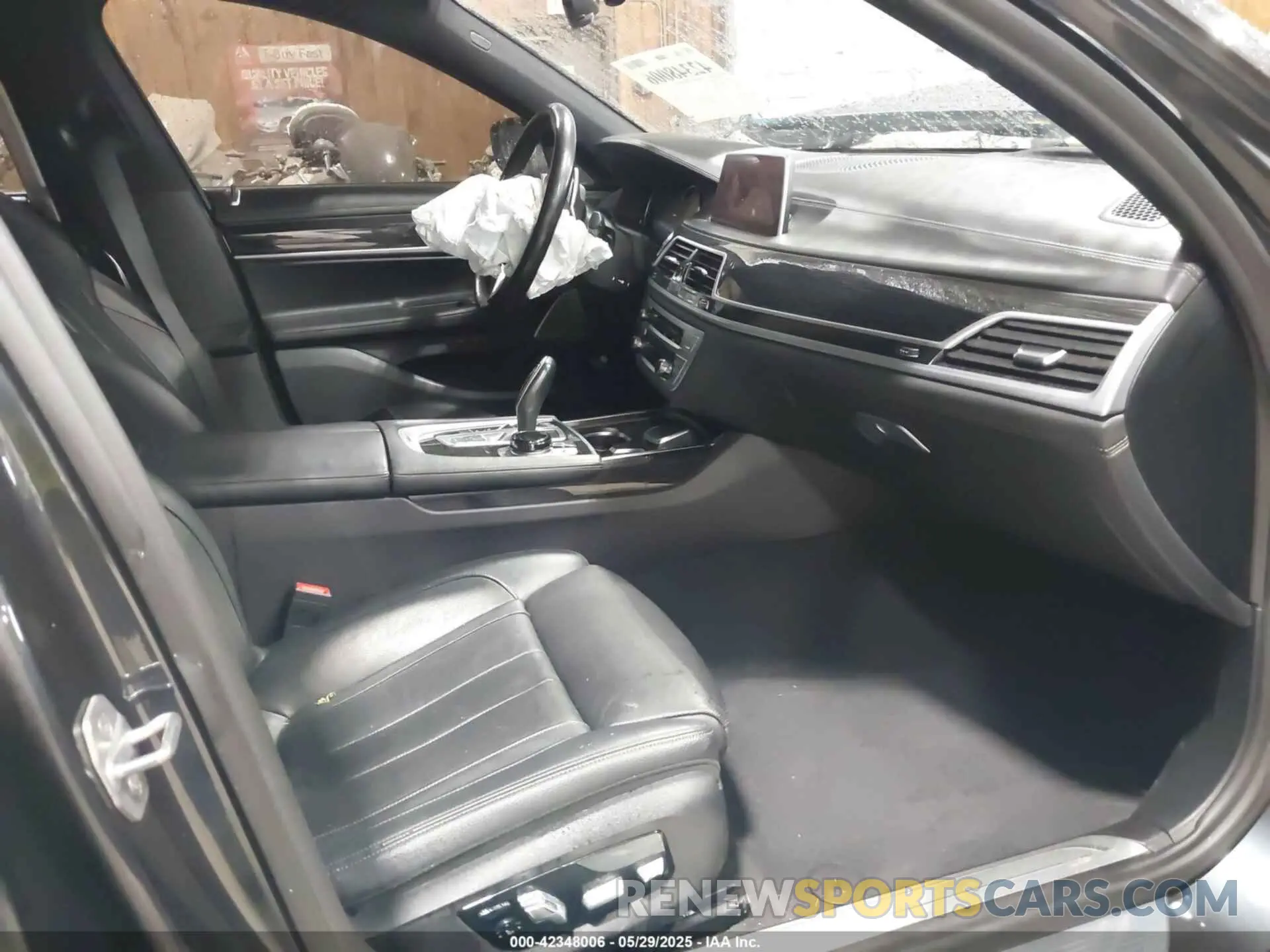 5 fotografías del automóvil dañado WBA7E4C58KGV70088 BMW 740I 2019