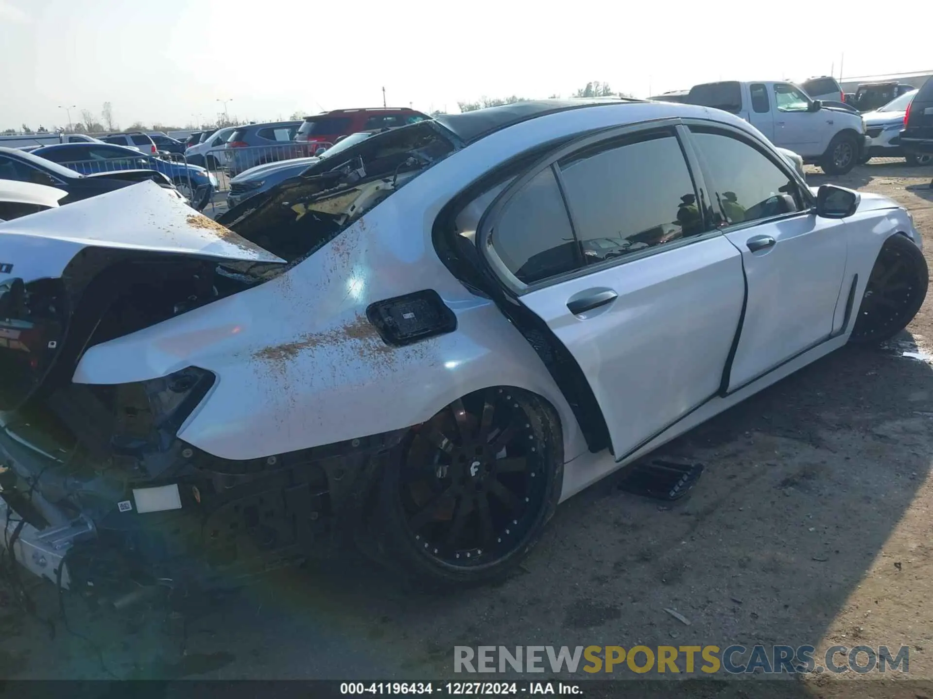 4 fotografías del automóvil dañado WBA7T2C05LGL17813 BMW 740I 2020