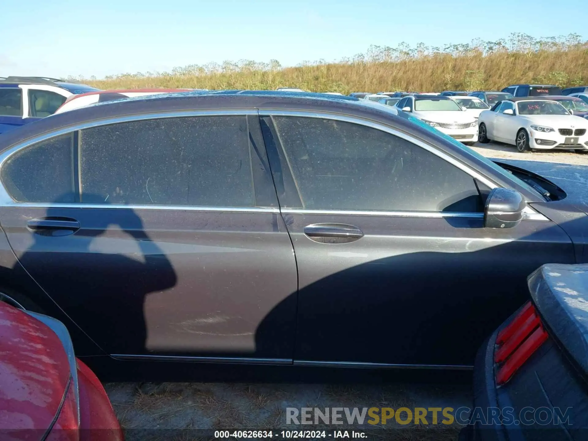 13 fotografías del automóvil dañado WBA7T2C08LCD27066 BMW 740I 2020