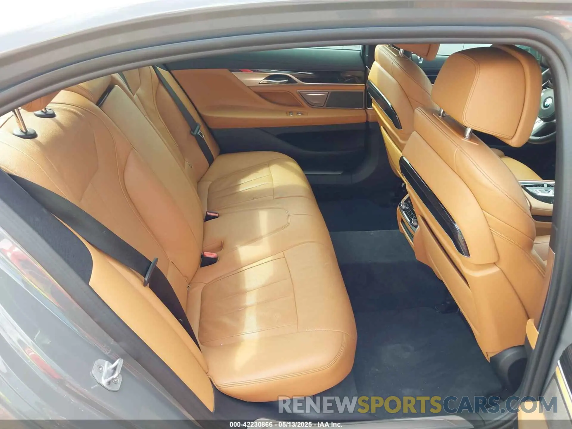 8 fotografías del automóvil dañado WBA7T2C0XLGF96842 BMW 740I 2020
