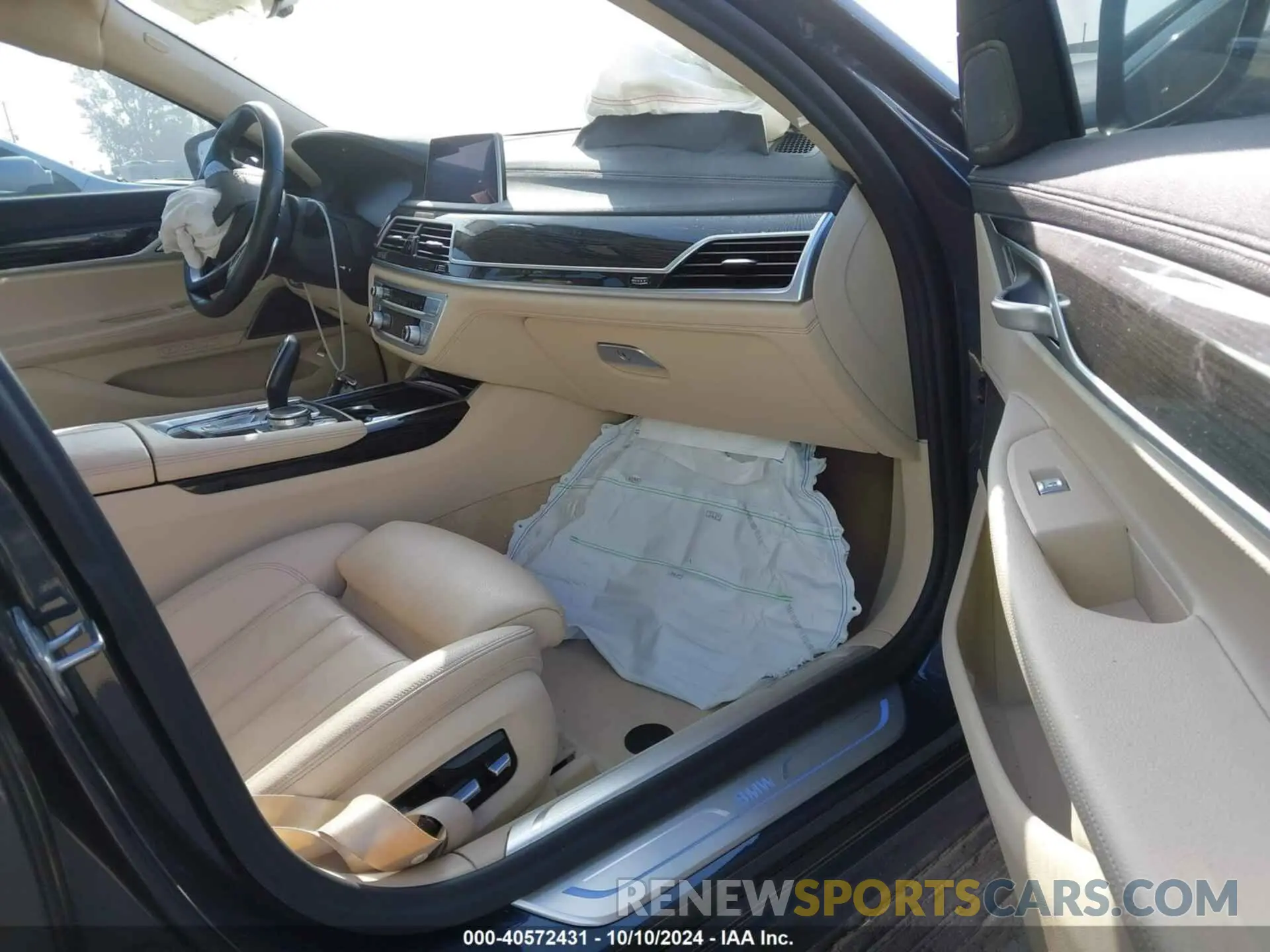 5 fotografías del automóvil dañado WBA7T2C0XLGL18018 BMW 740I 2020
