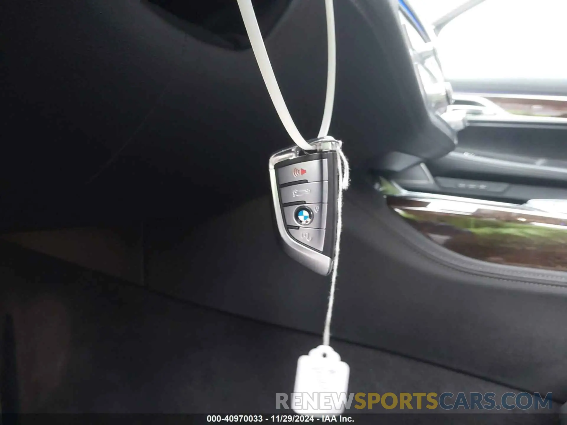 11 fotografías del automóvil dañado WBA7T4C03LGF97312 BMW 740I 2020